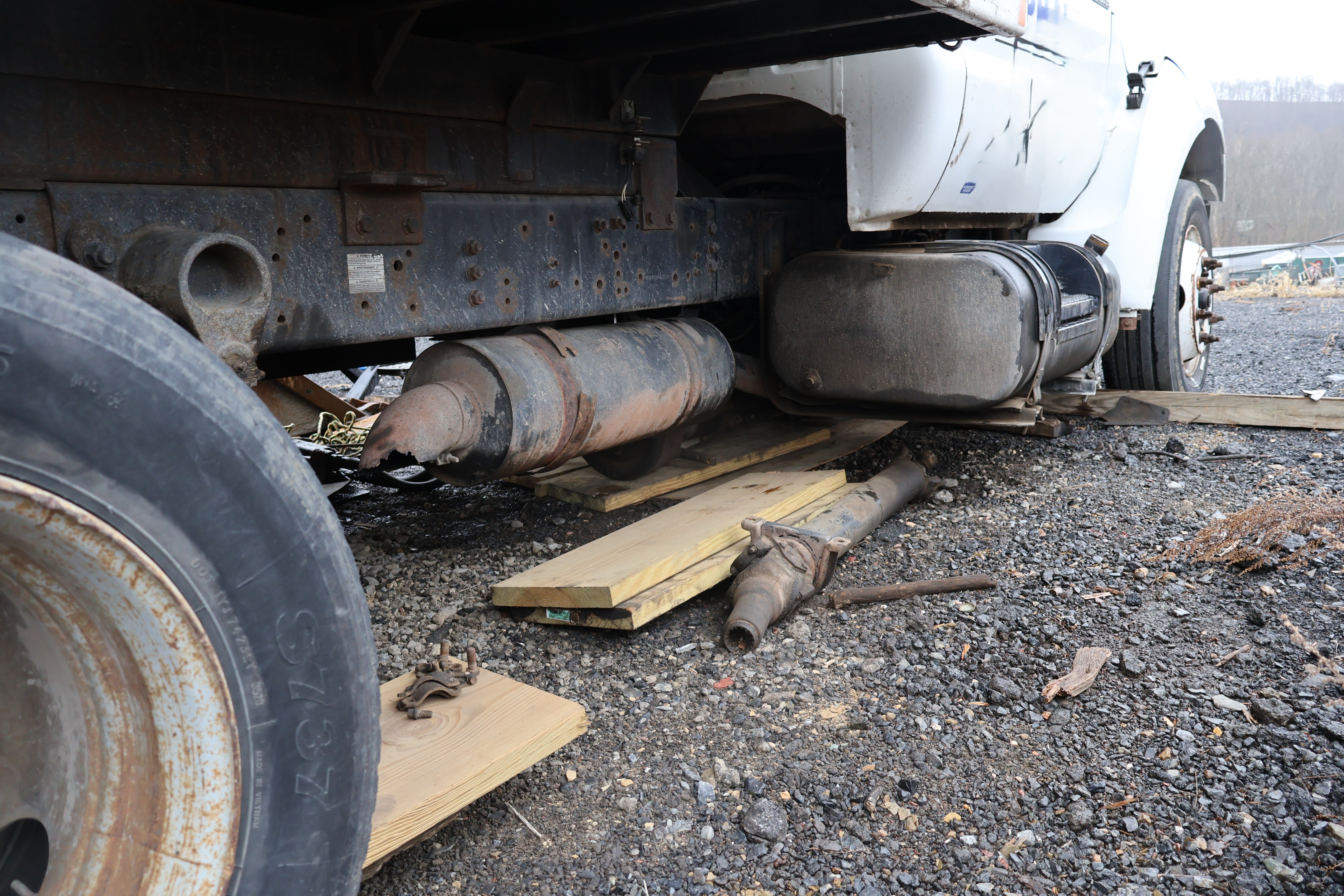 2001 FORD F650 - Image 11