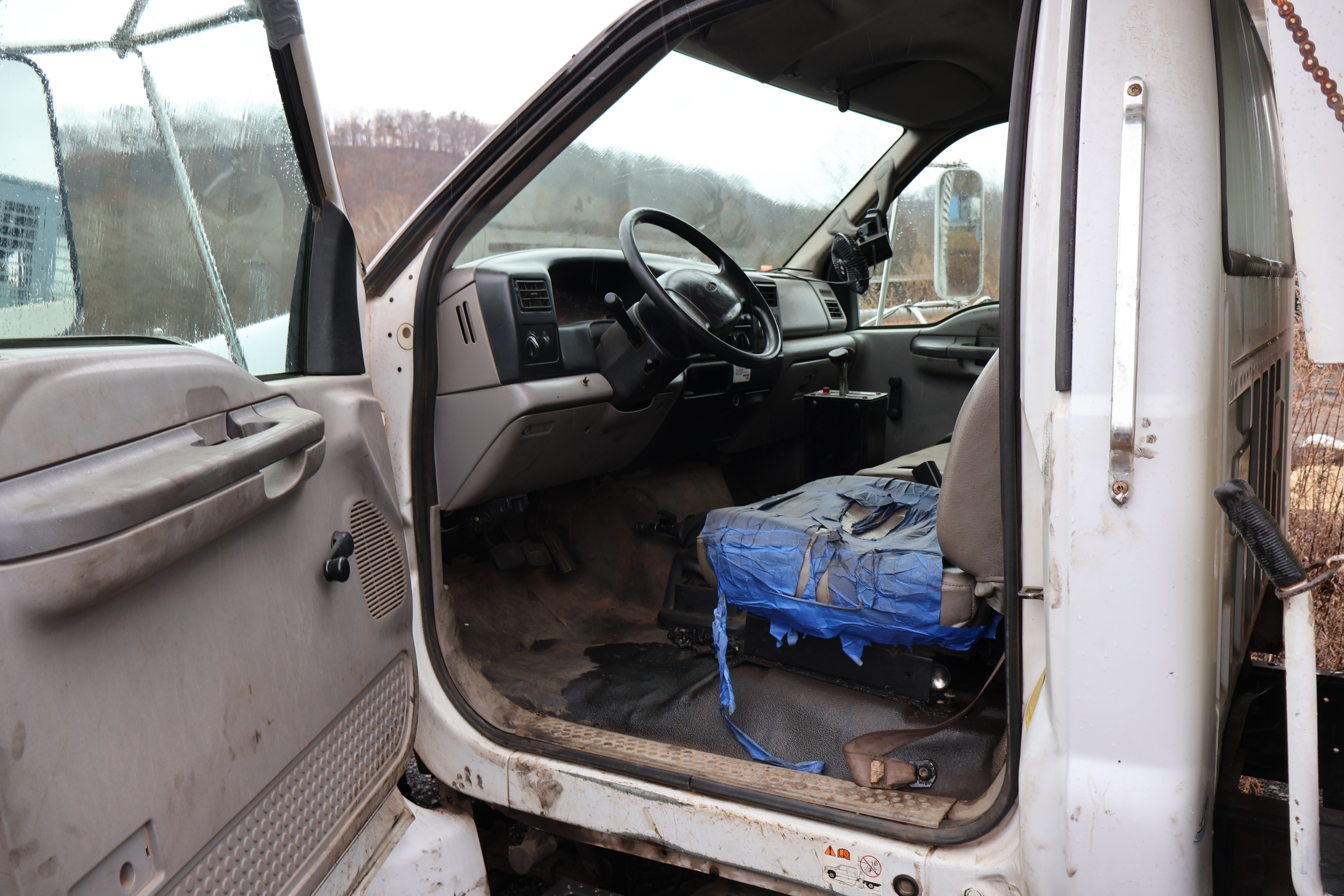 2001 FORD F650 - Image 20
