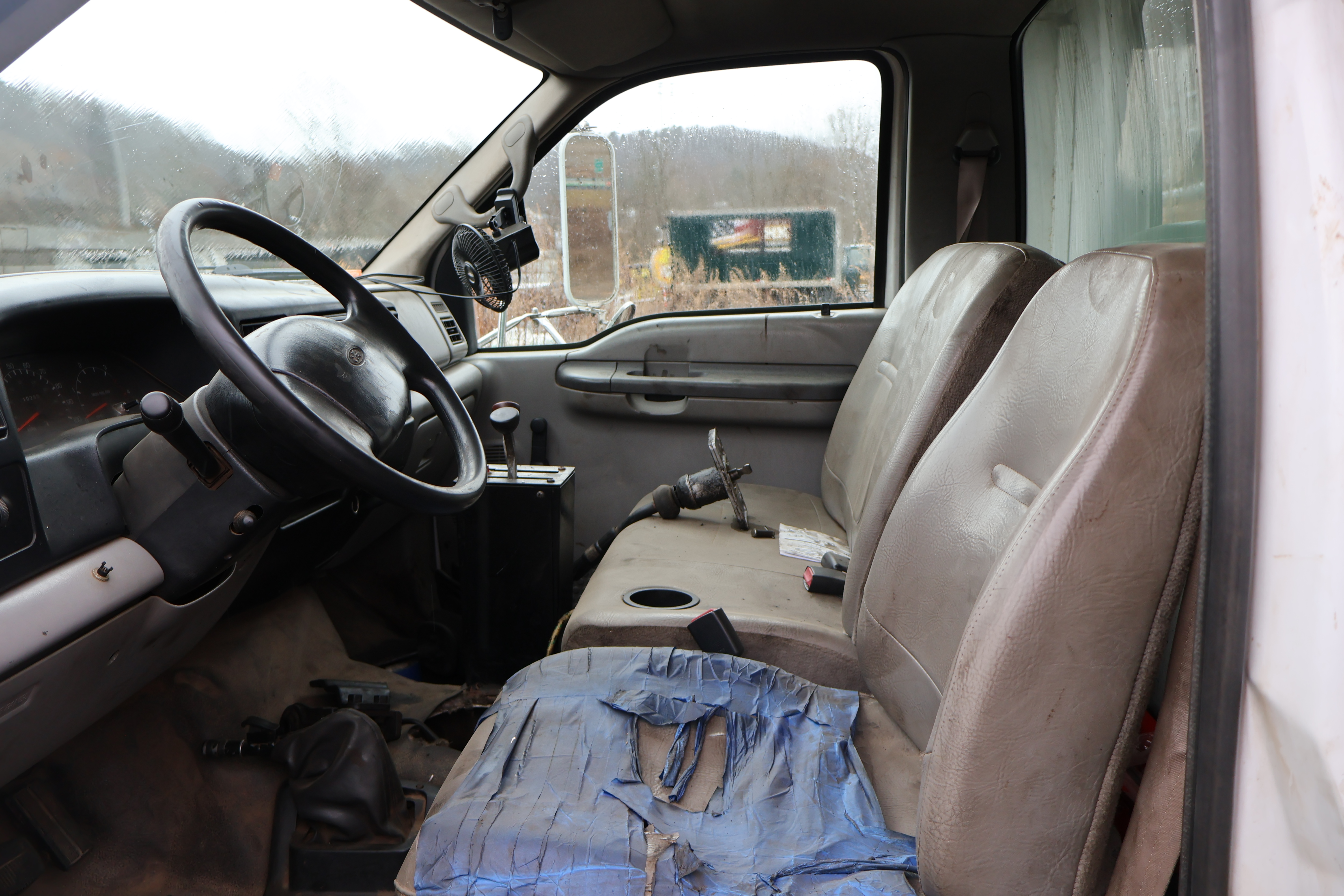 2001 FORD F650 - Image 21