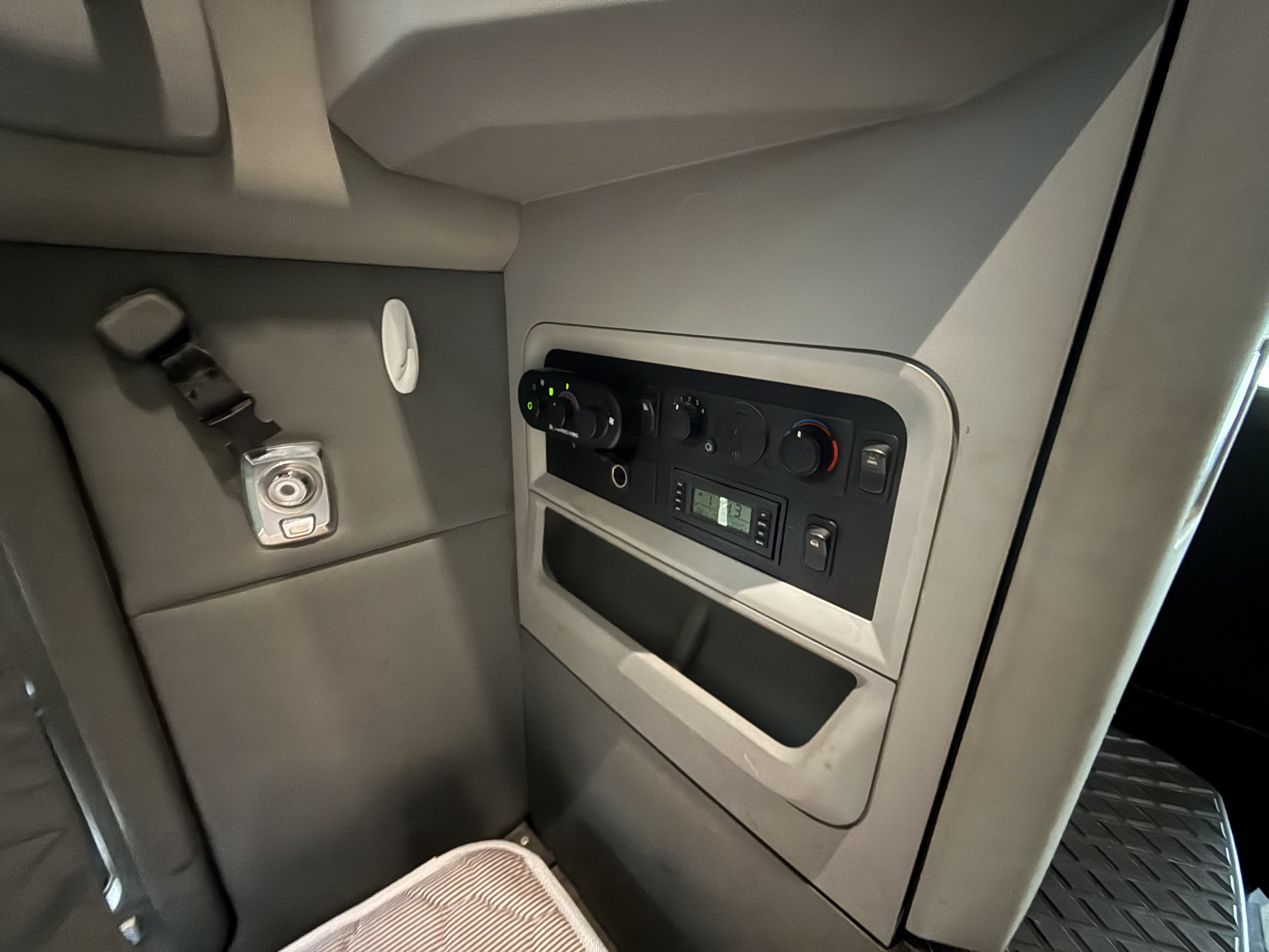 2016 KENWORTH T680 - view 20 of 37