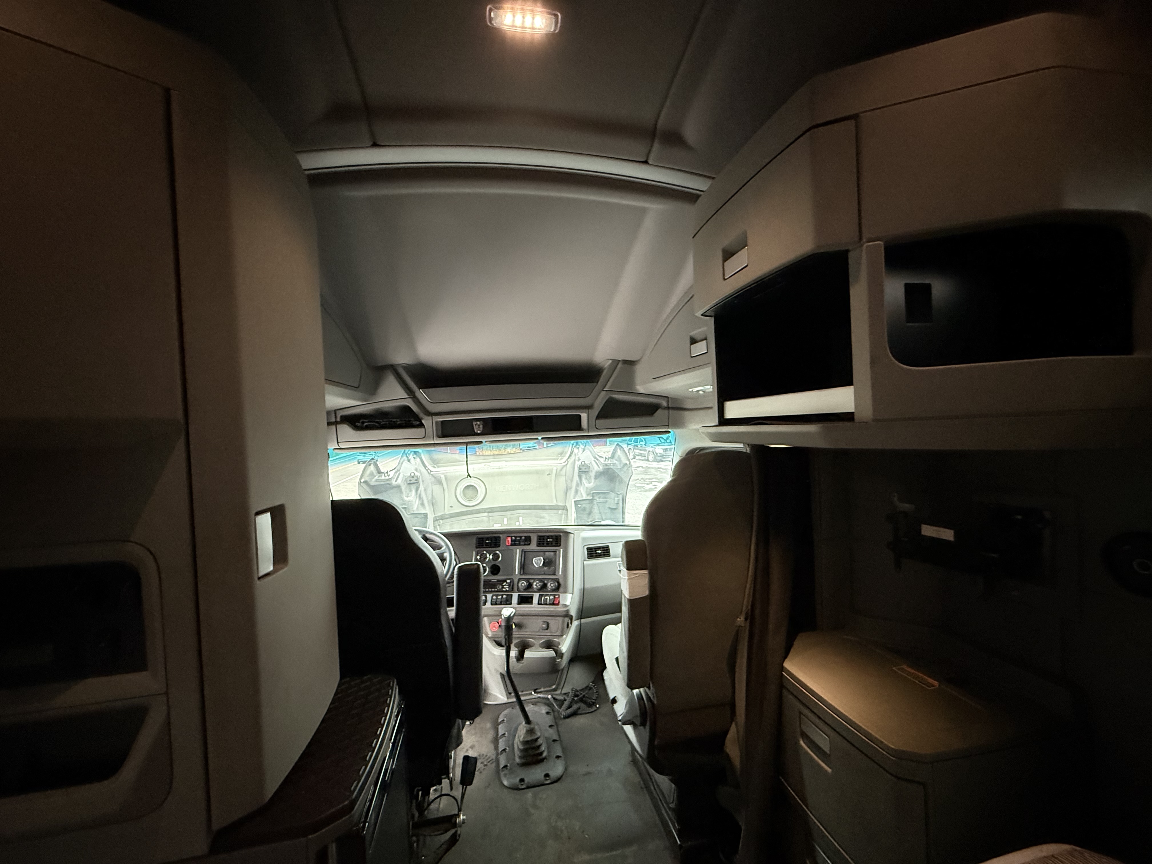 2016 KENWORTH T680 - Image 23