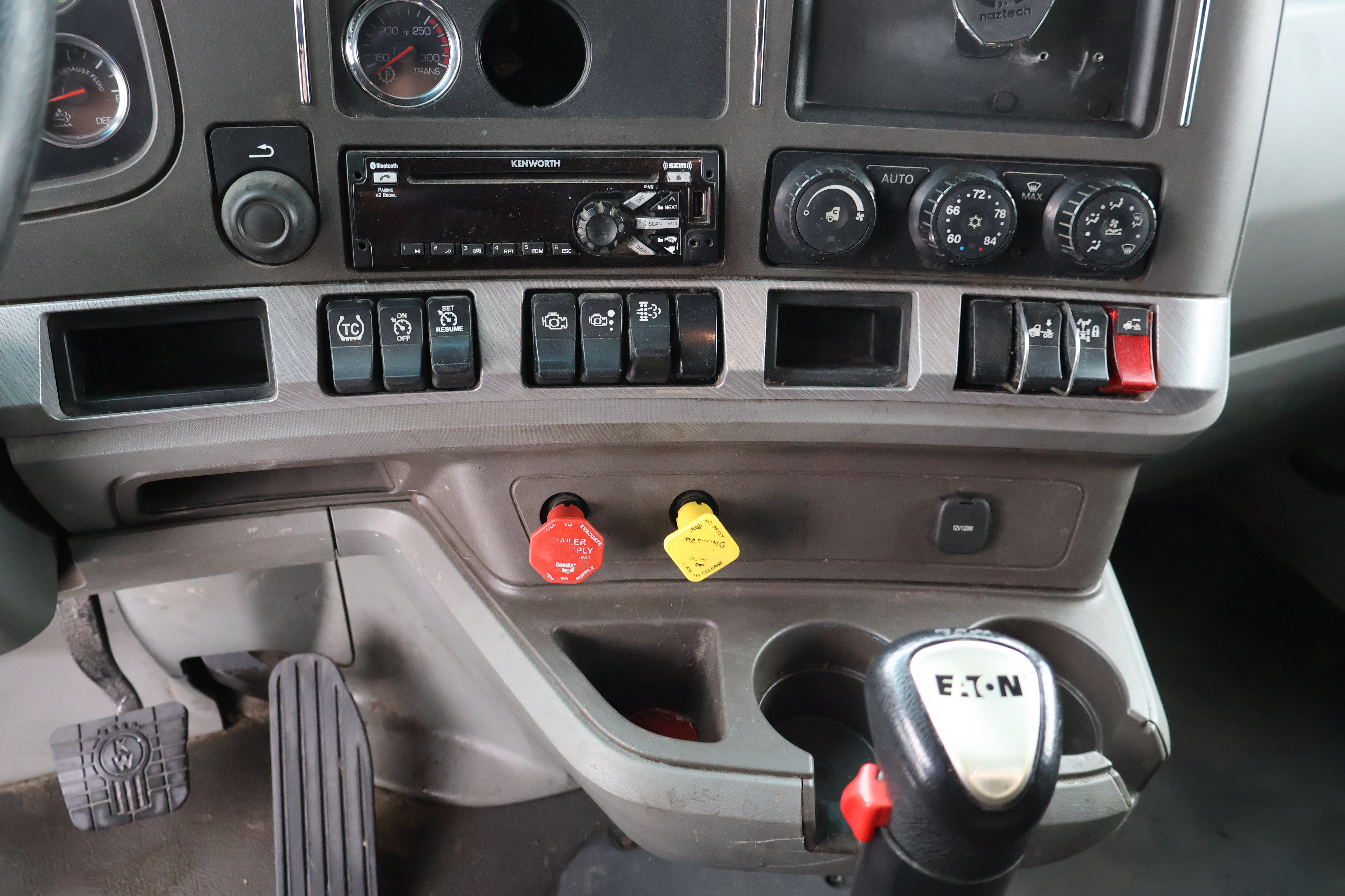 2016 KENWORTH T680 - Image 28