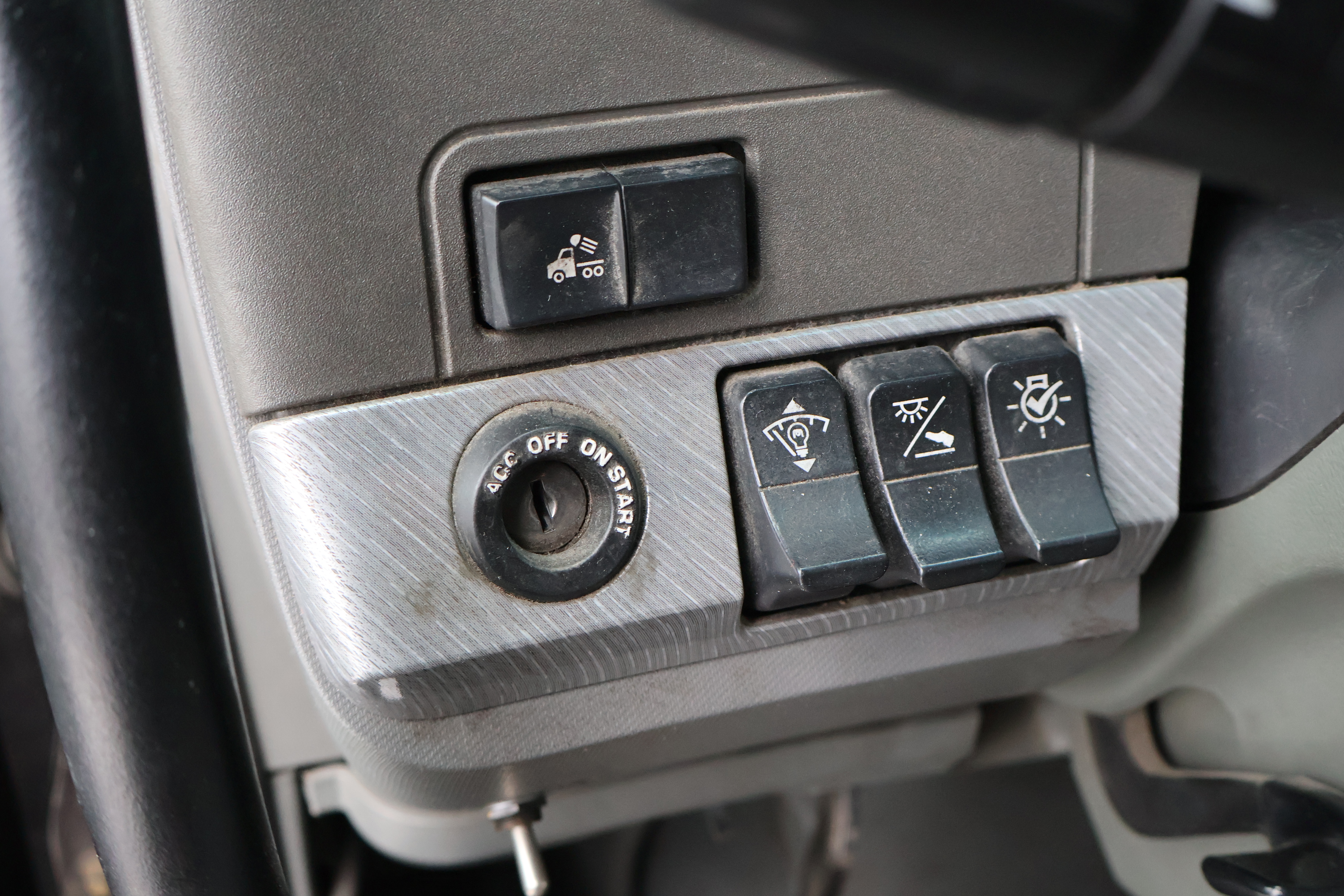 2016 KENWORTH T680 - Image 30