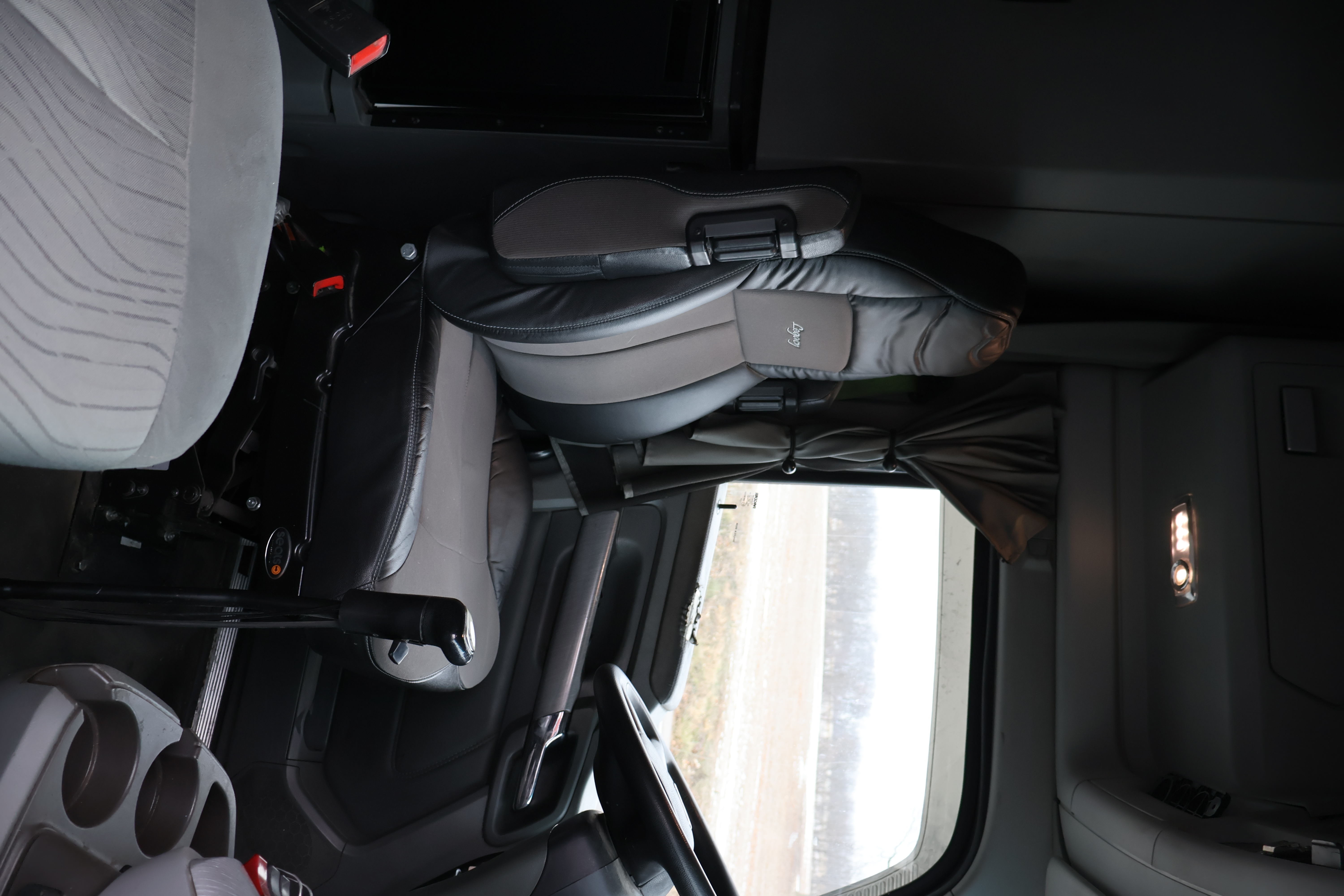 2016 KENWORTH T680 - Image 17