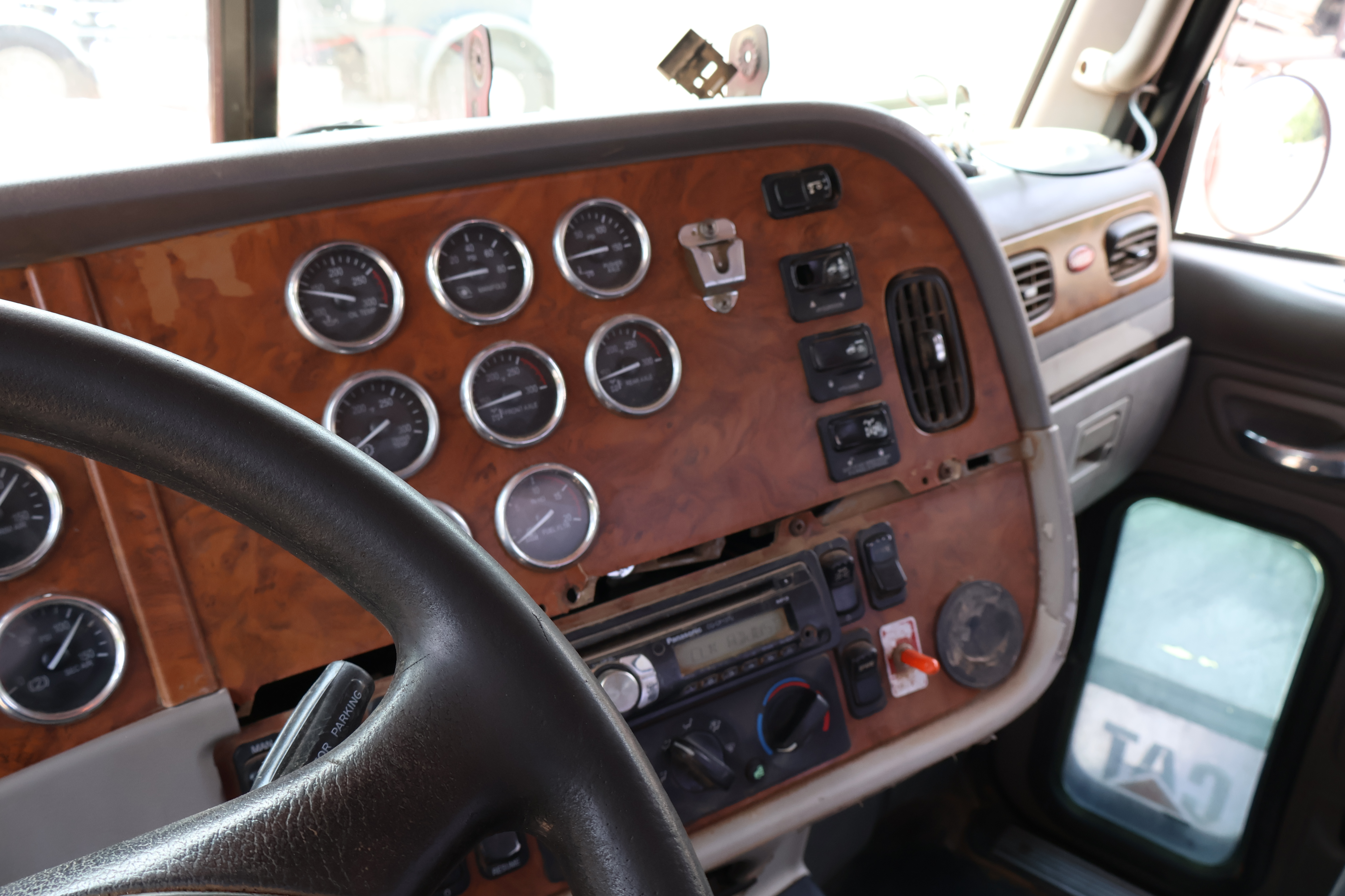 2008 PETERBILT 388 - Image 38