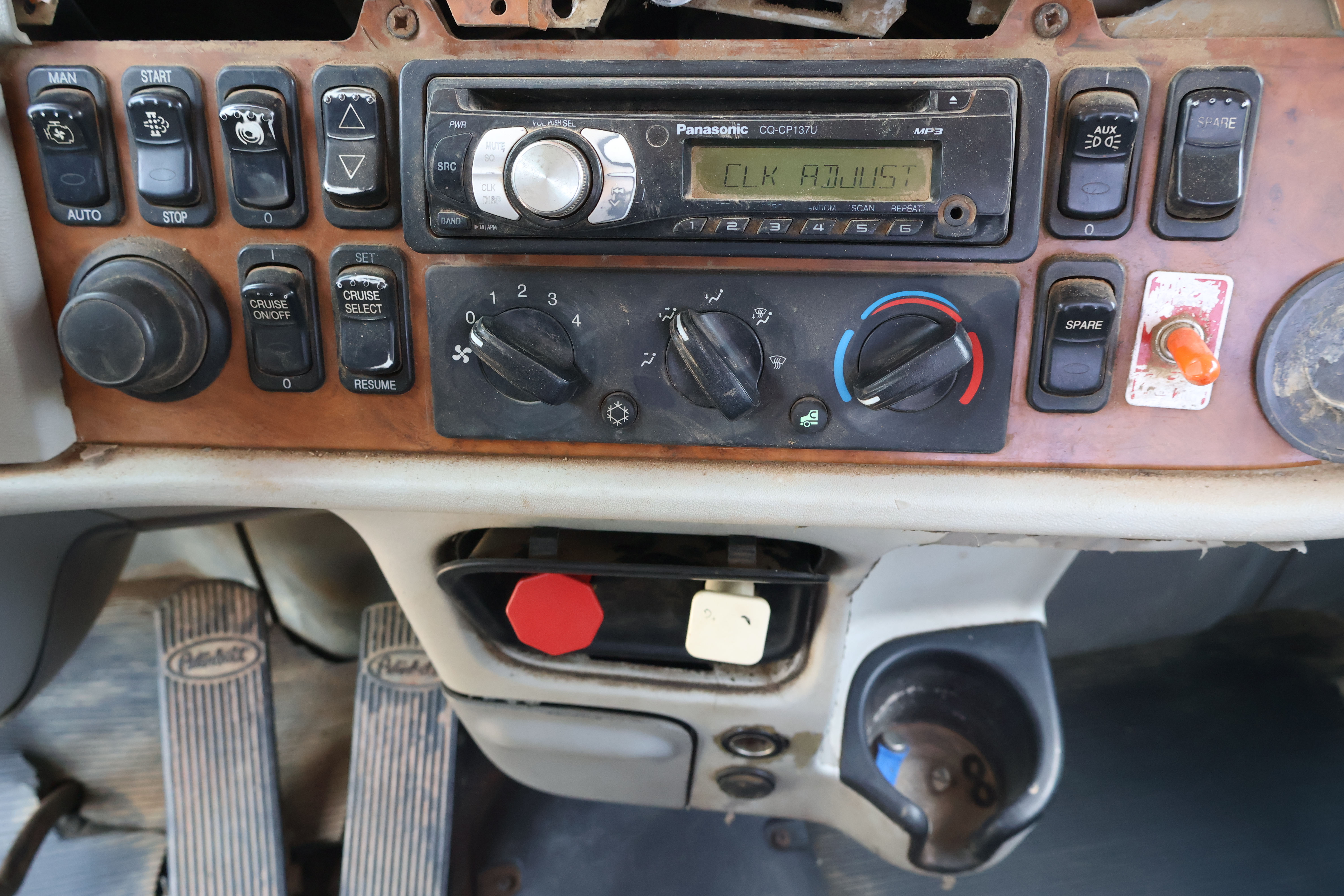 2008 PETERBILT 388 - Image 41