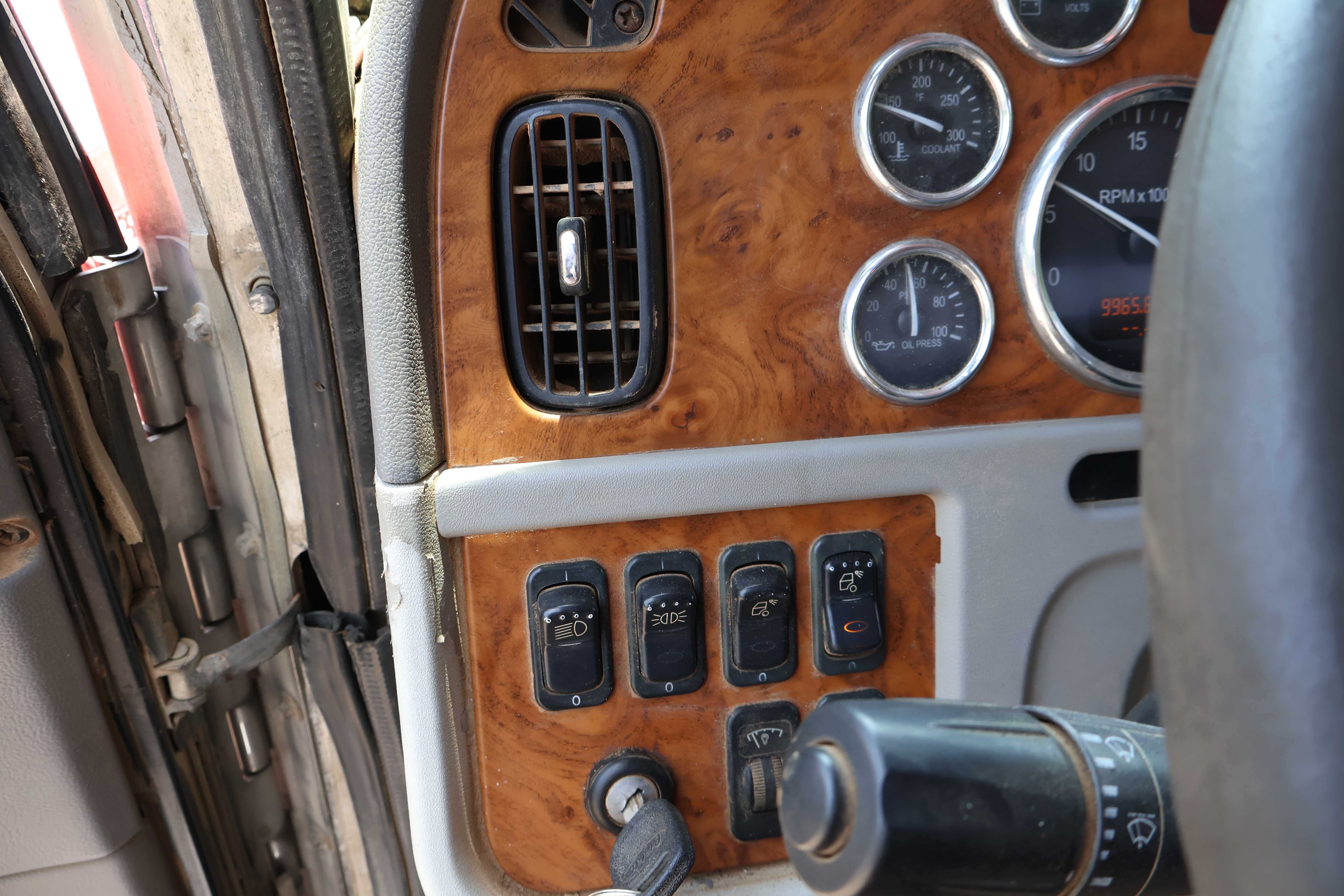 2008 PETERBILT 388 - Image 42