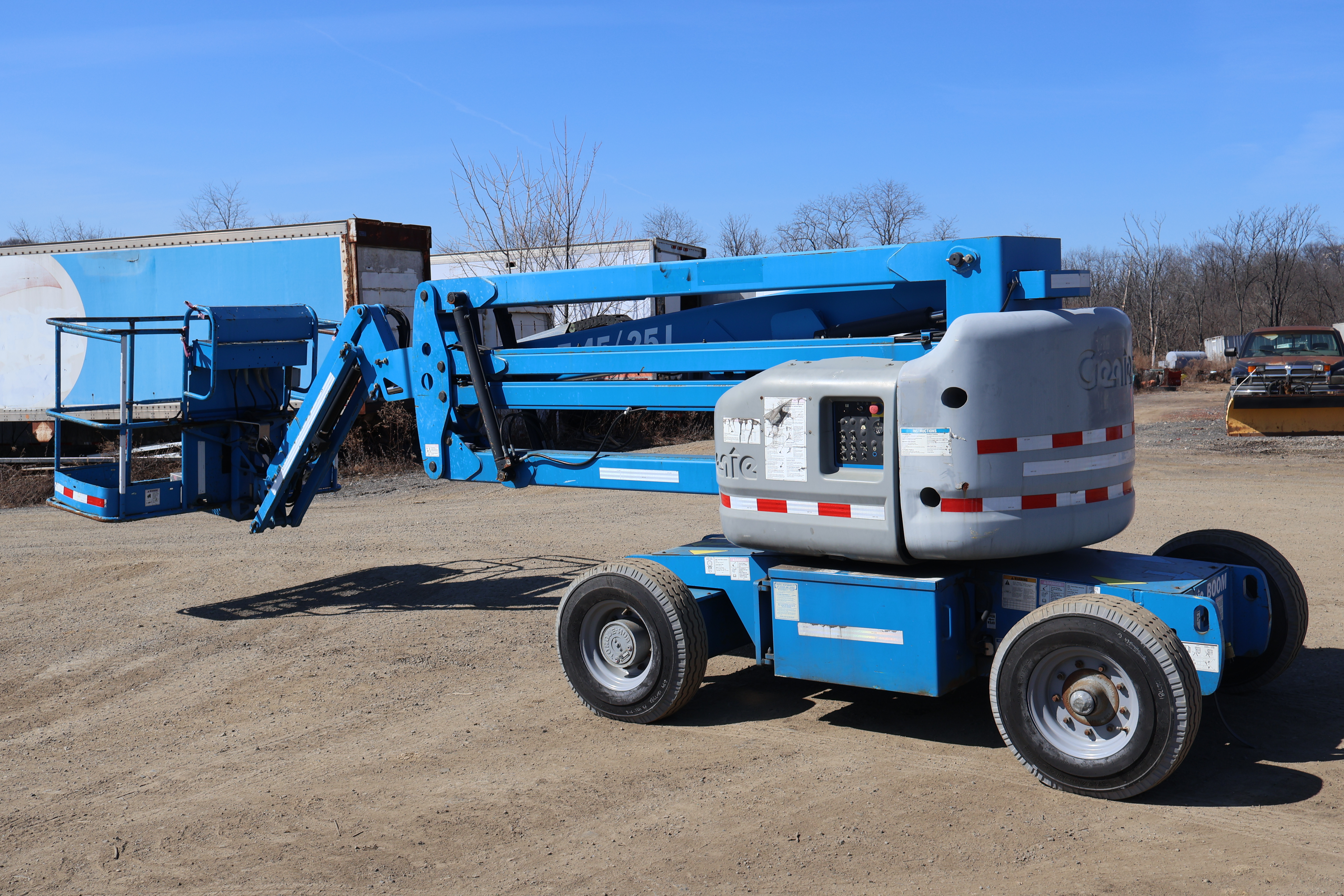 2011 GENIE Z-45/25 J - view 3 of 33