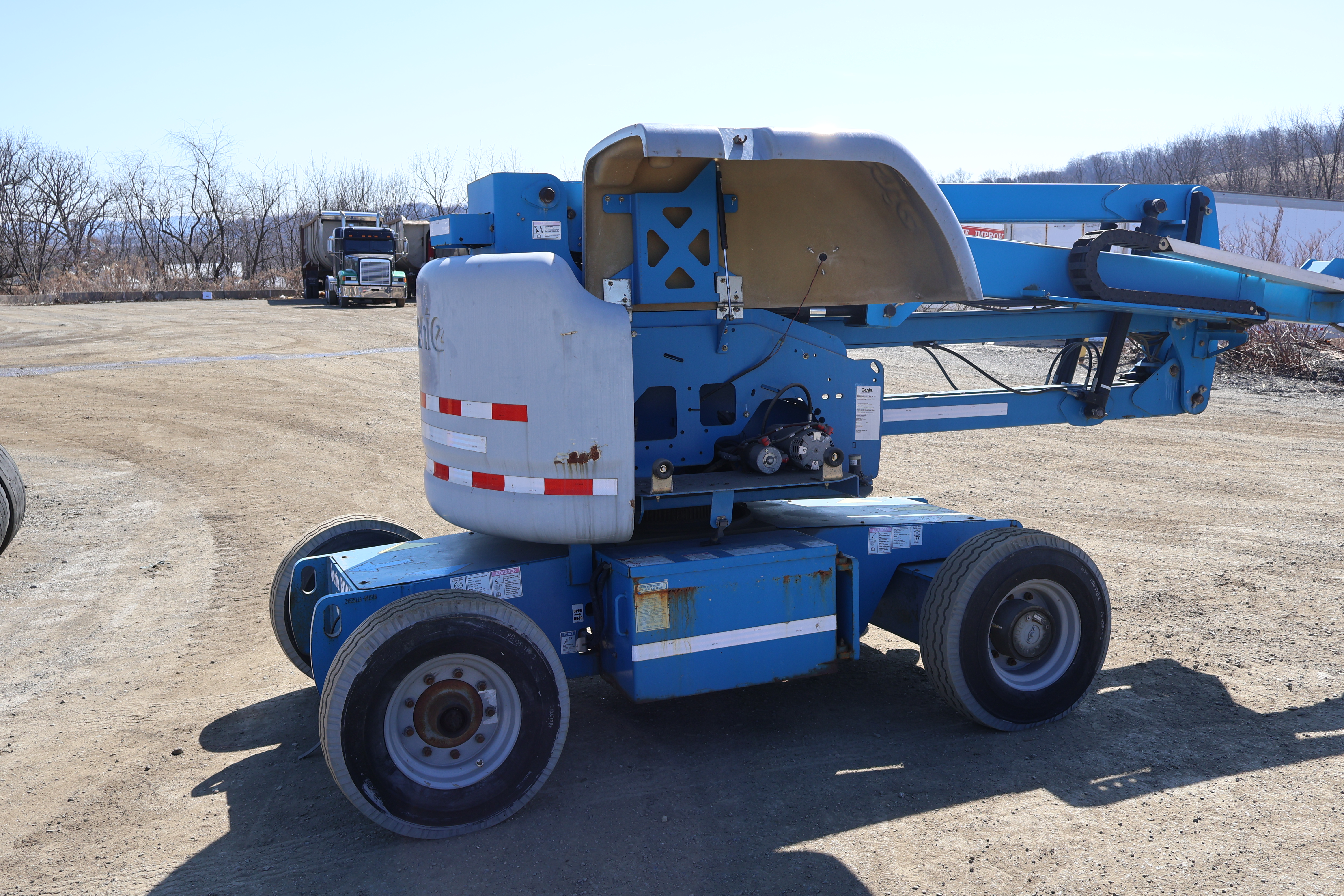 2011 GENIE Z-45/25 J - Image 11