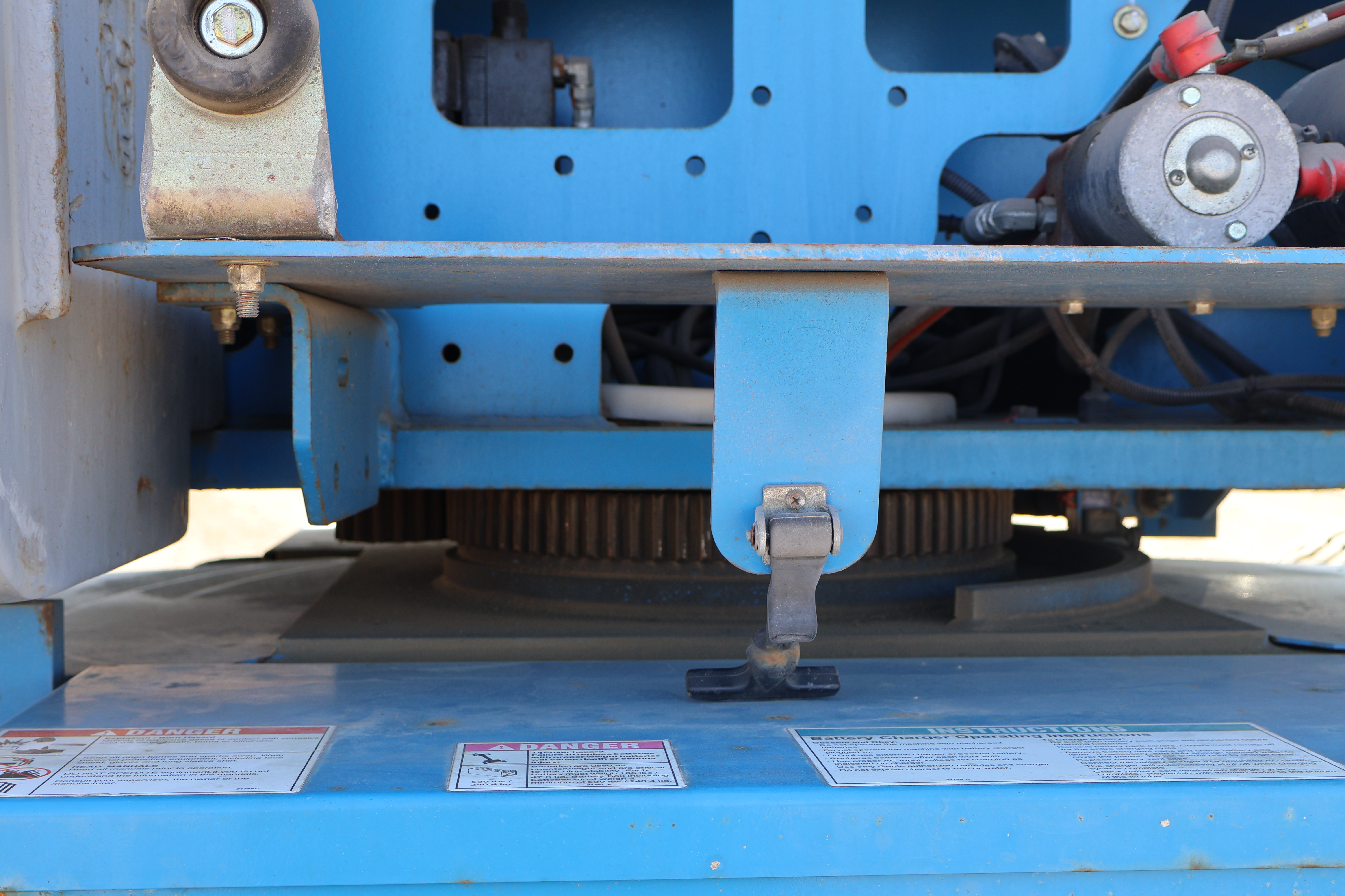 2011 GENIE Z-45/25 J - Image 13