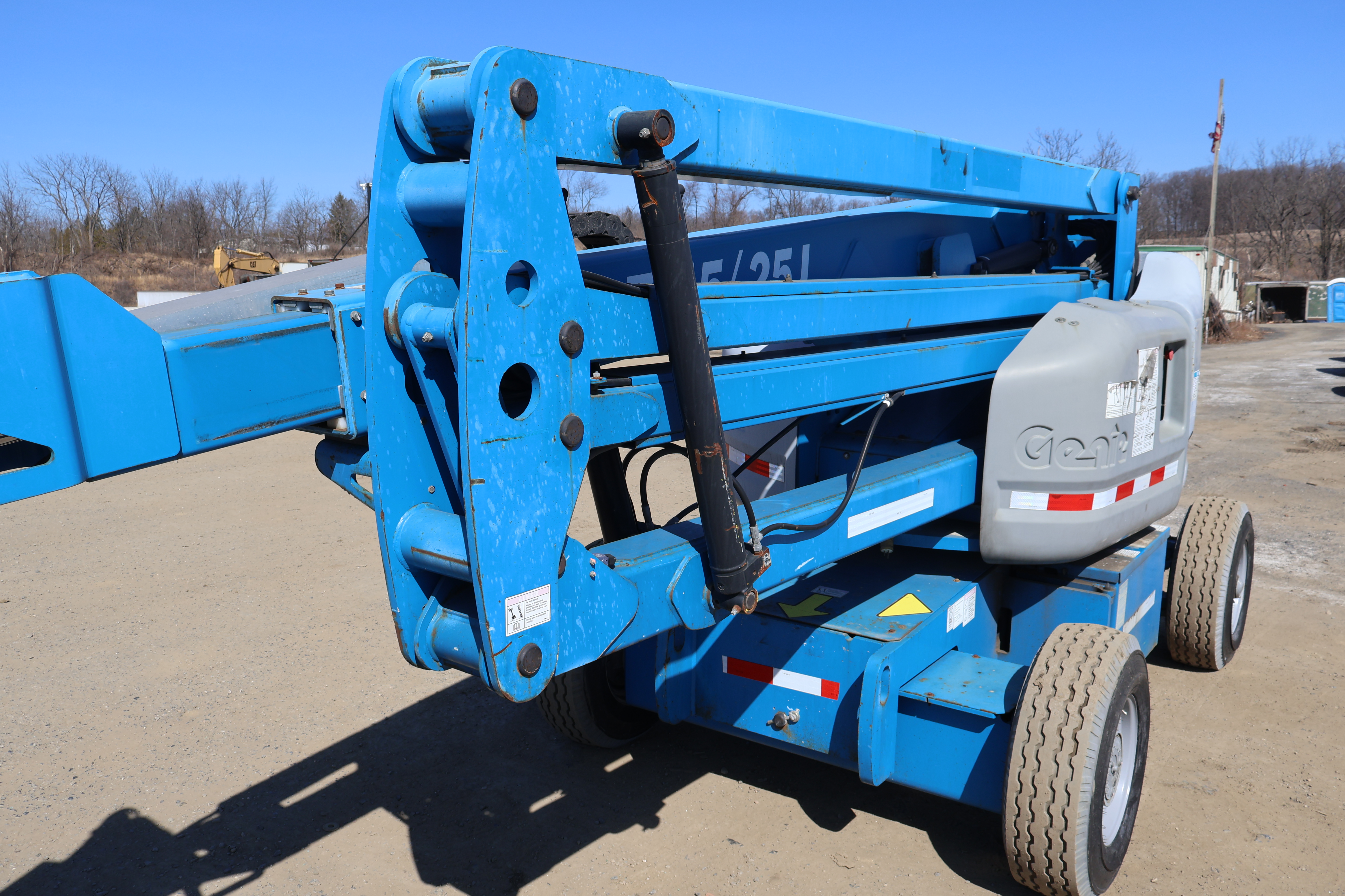 2011 GENIE Z-45/25 J - Image 17