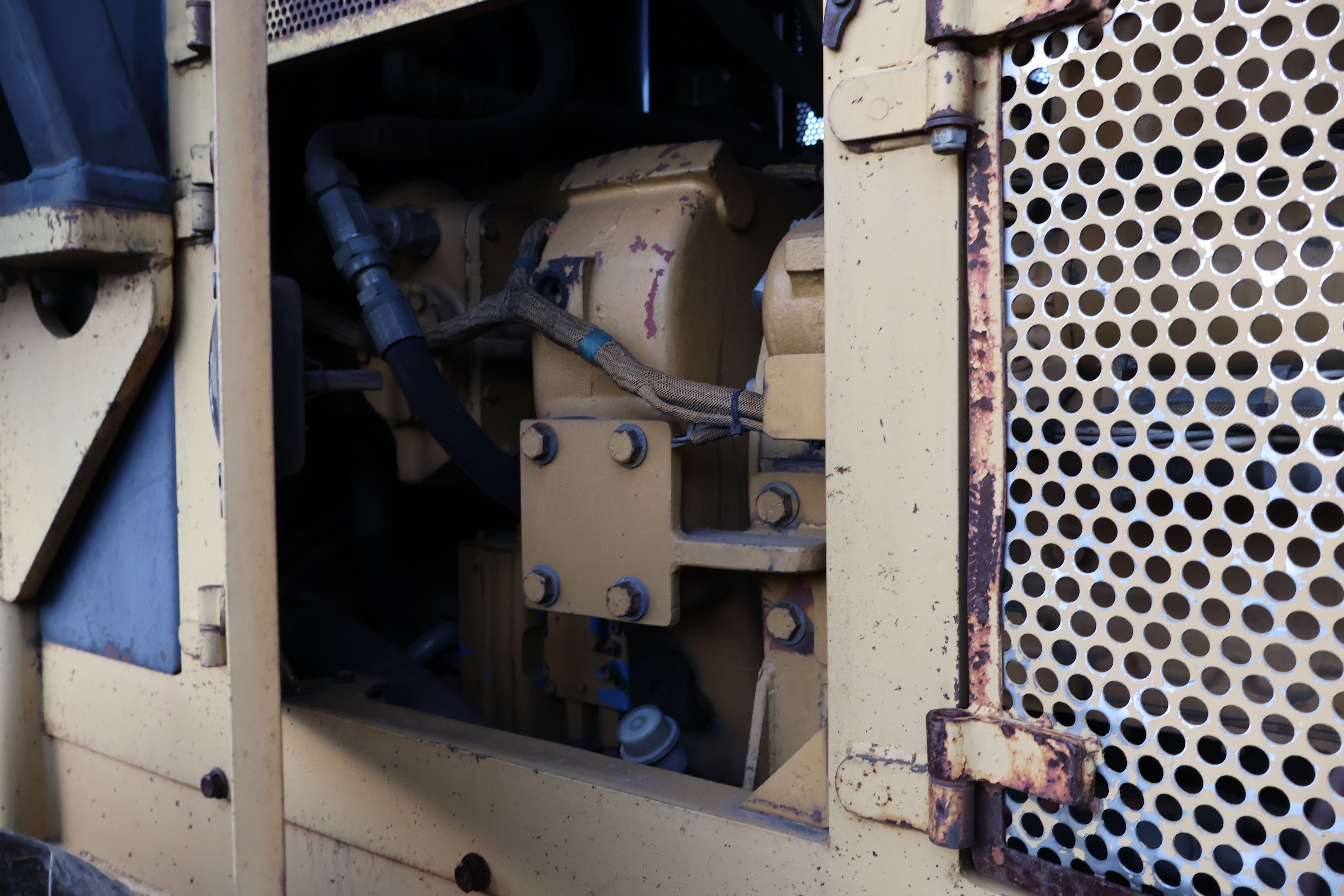 2002 MAGNUM 300 - Image 28