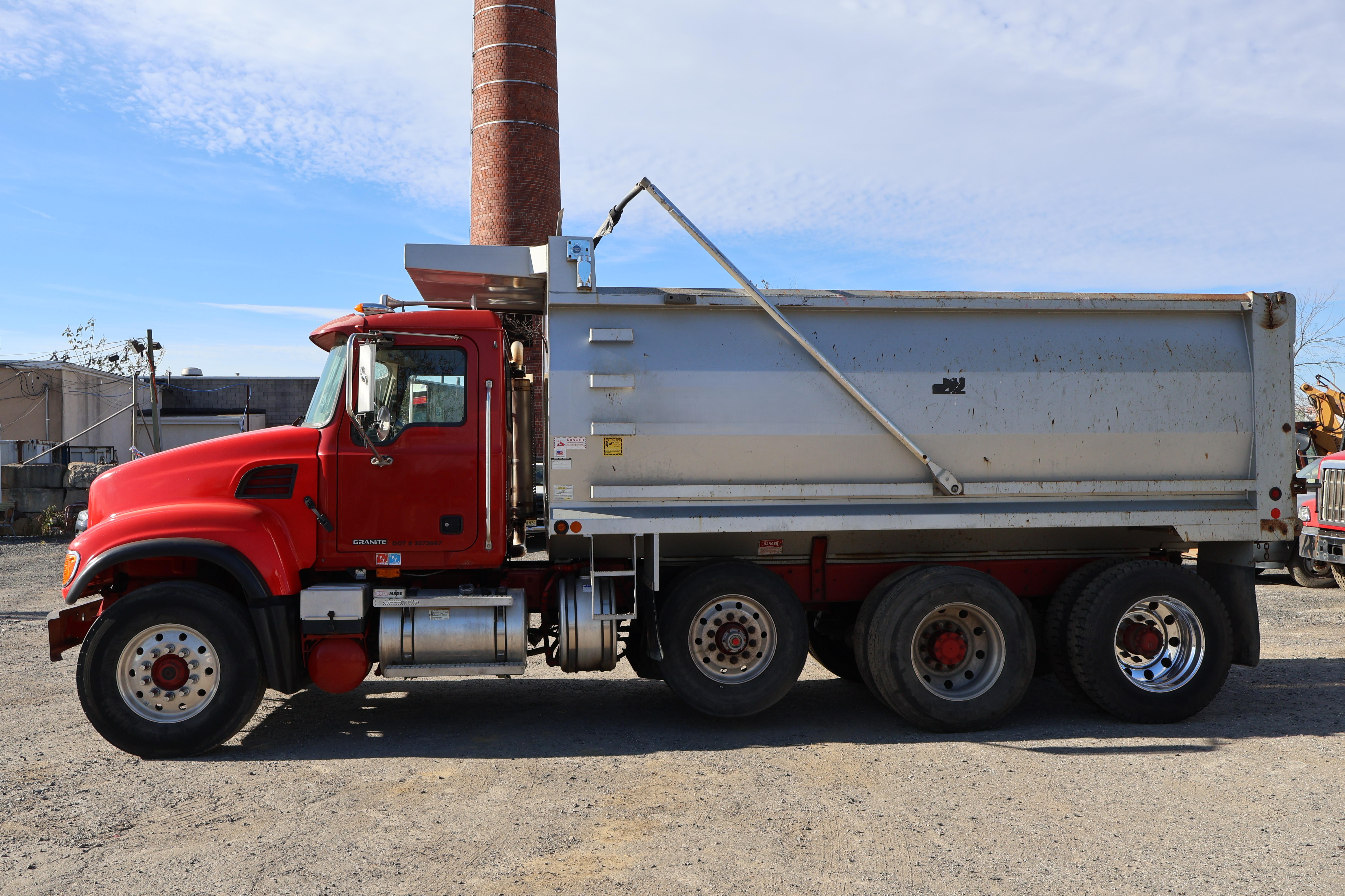 2007 MACK Granite CV713 - Image 2