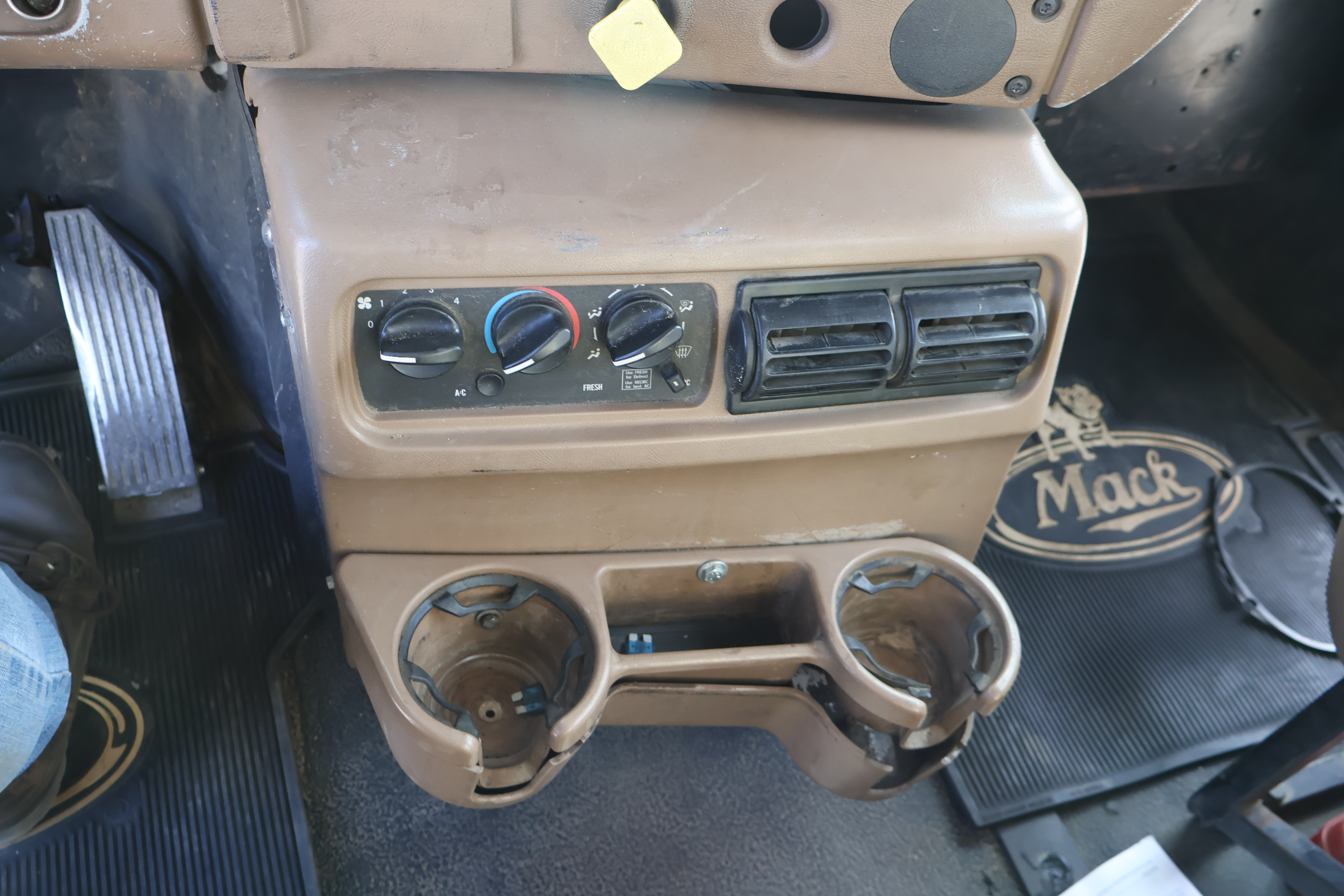 2007 MACK Granite CV713 - Image 31