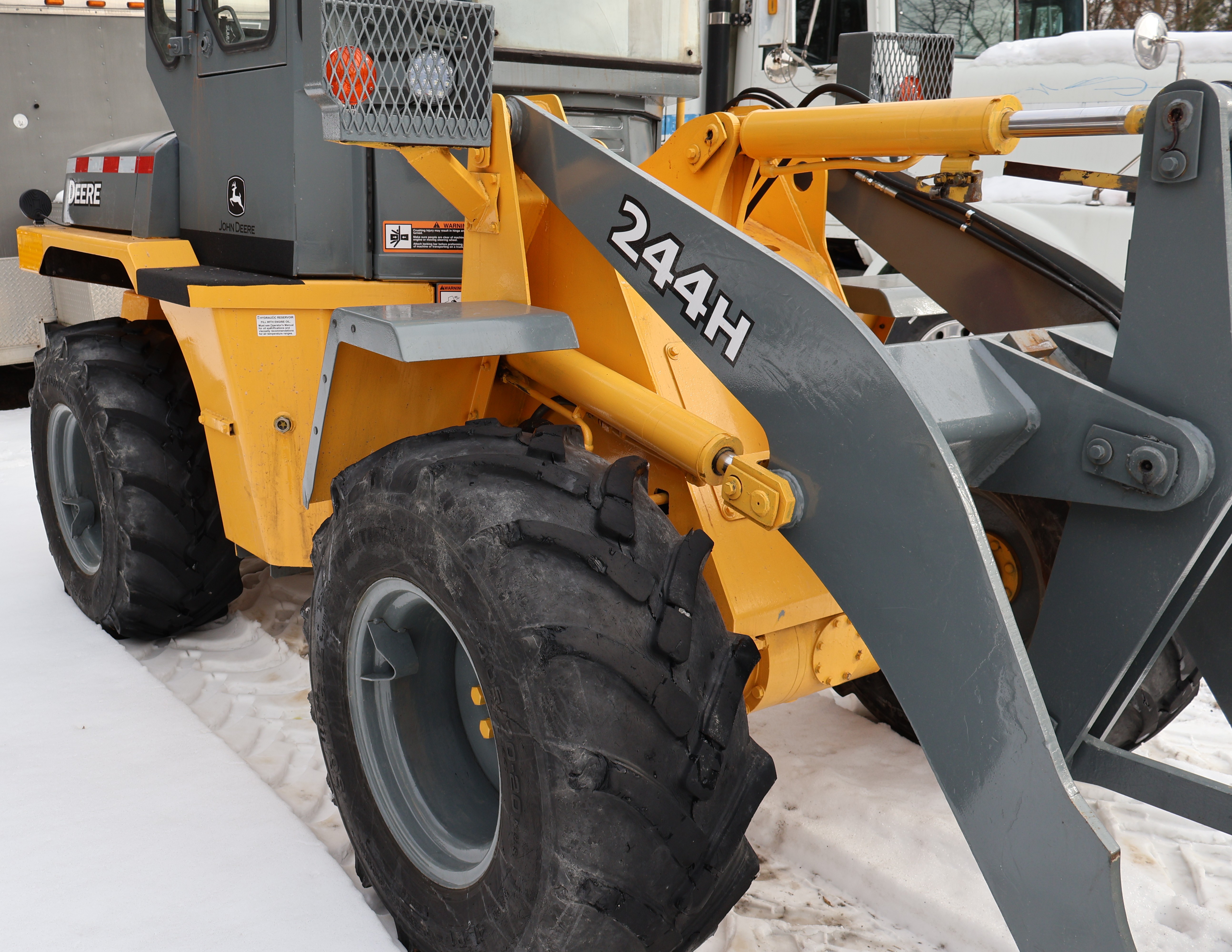 2000 DEERE 244H - Image 21