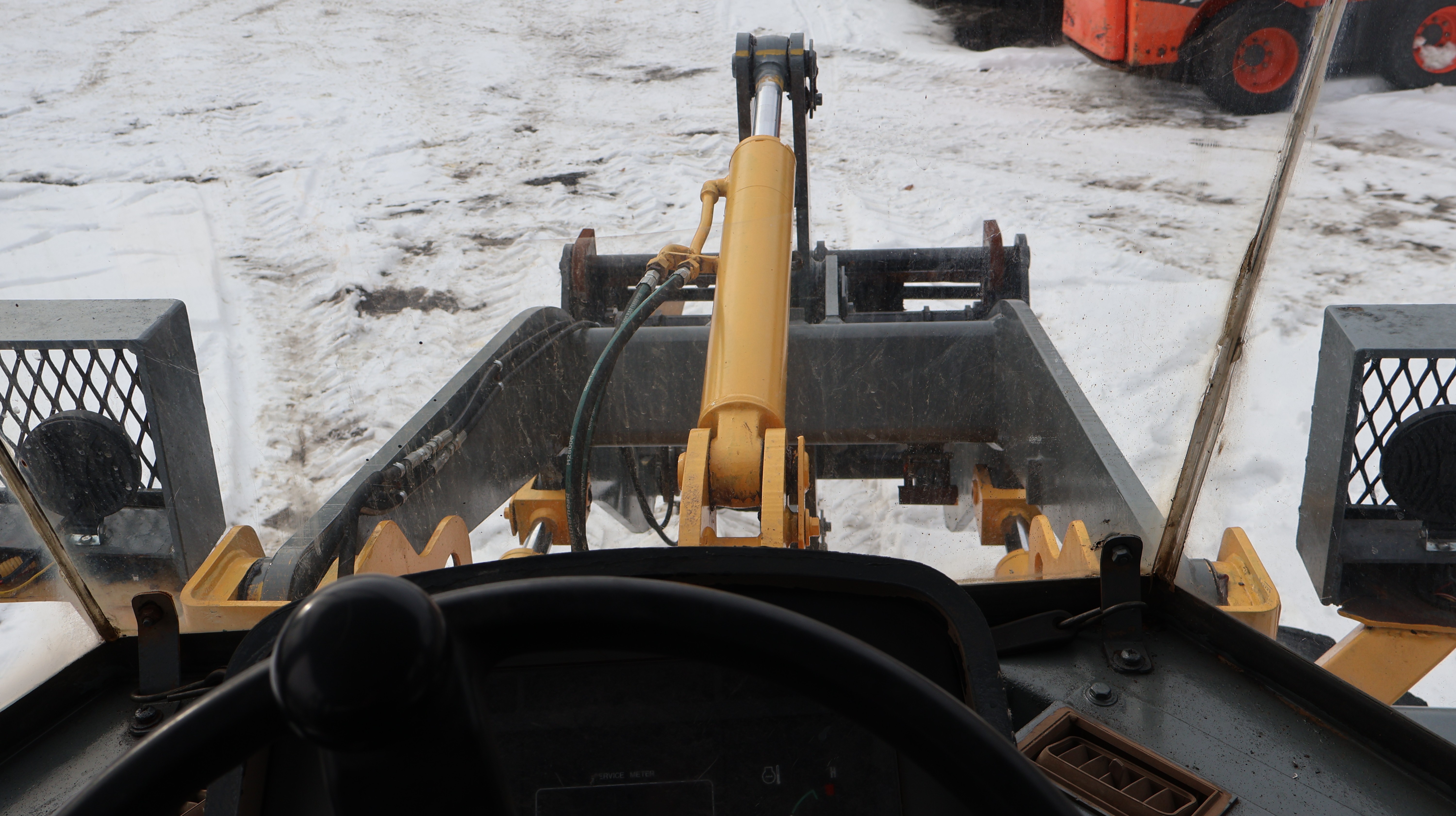 2000 DEERE 244H - Image 31