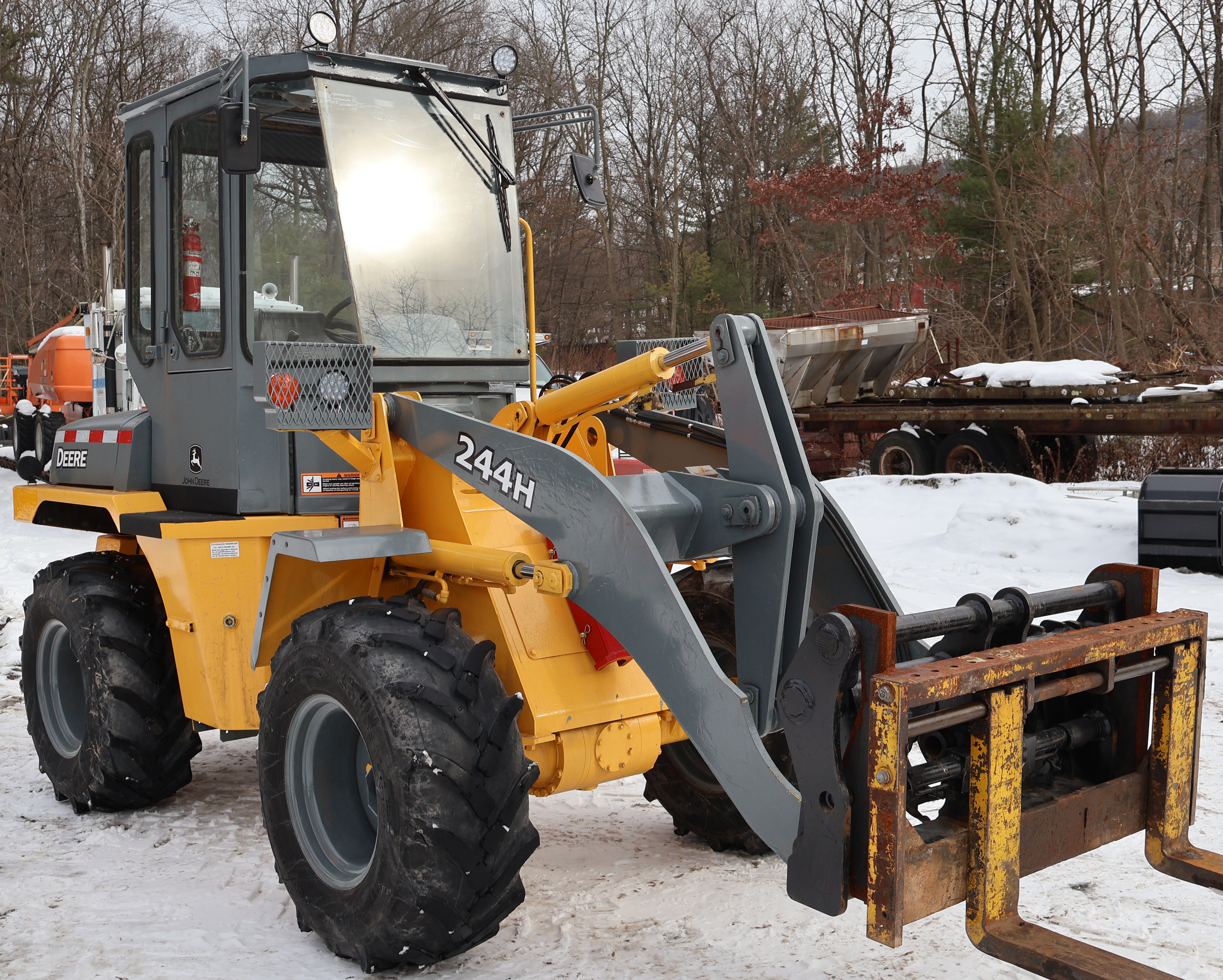 2000 DEERE 244H - Image 19