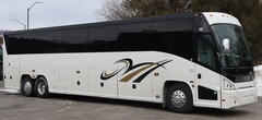 2014 MCI J4500 - Image 2