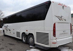 2014 MCI J4500 - Image 7