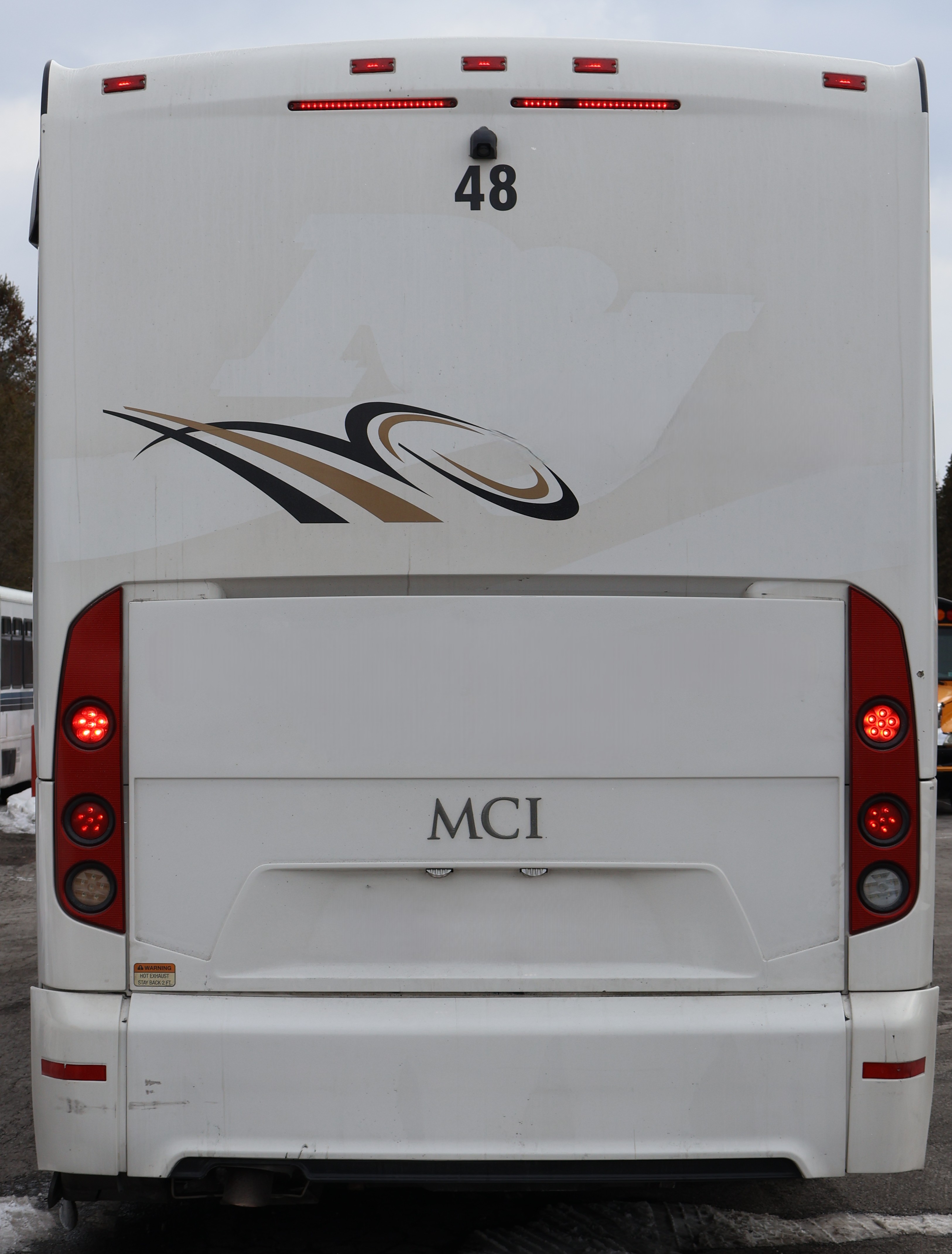 2014 MCI J4500 - Image 8