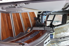 2014 MCI J4500 - Image 14