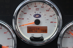 2014 MCI J4500 - Image 28