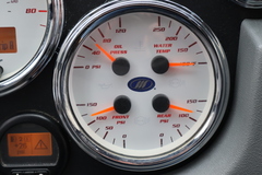 2014 MCI J4500 - Image 29