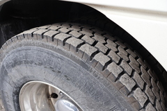 2014 MCI J4500 - Image 40