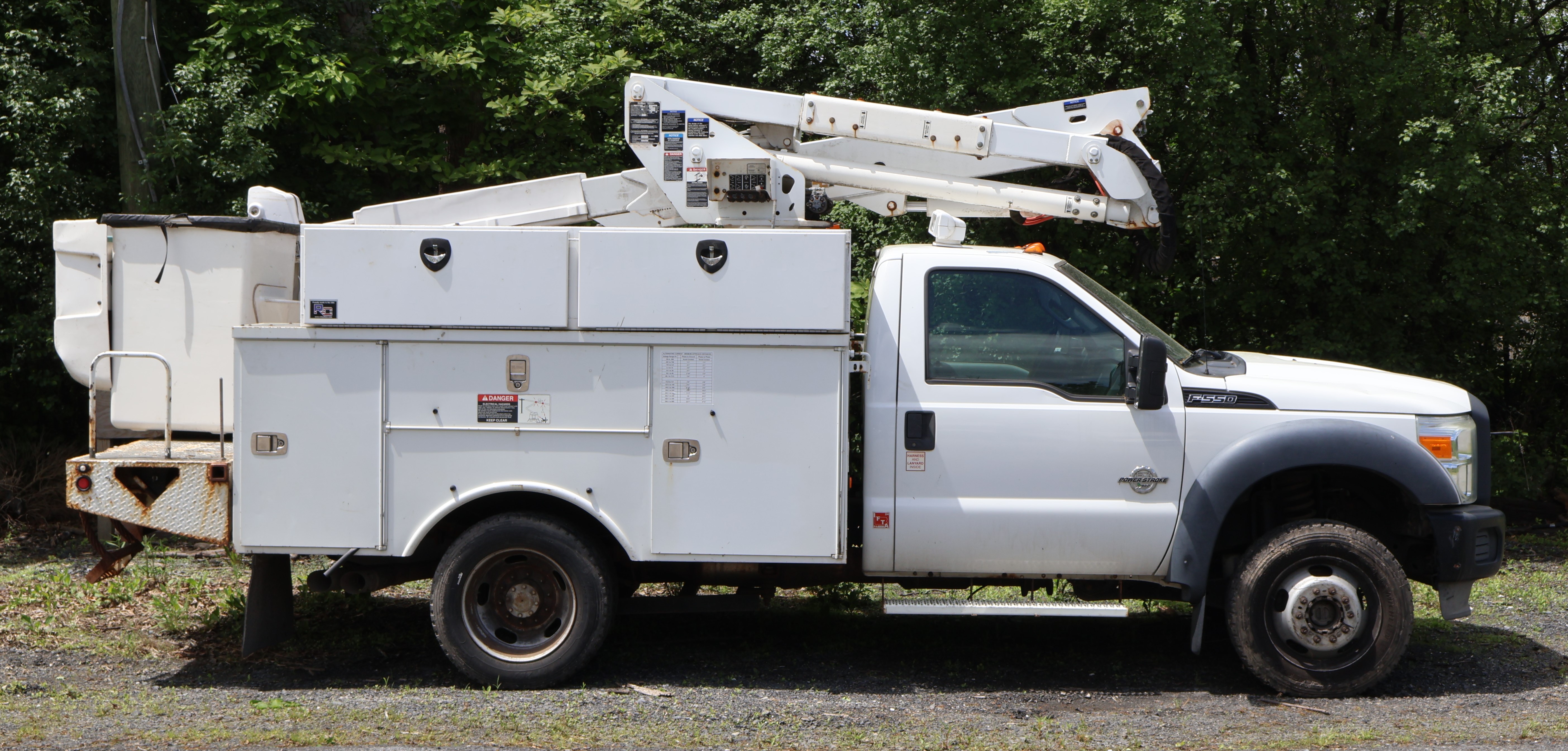 2012 FORD F-550 - view 4 of 30