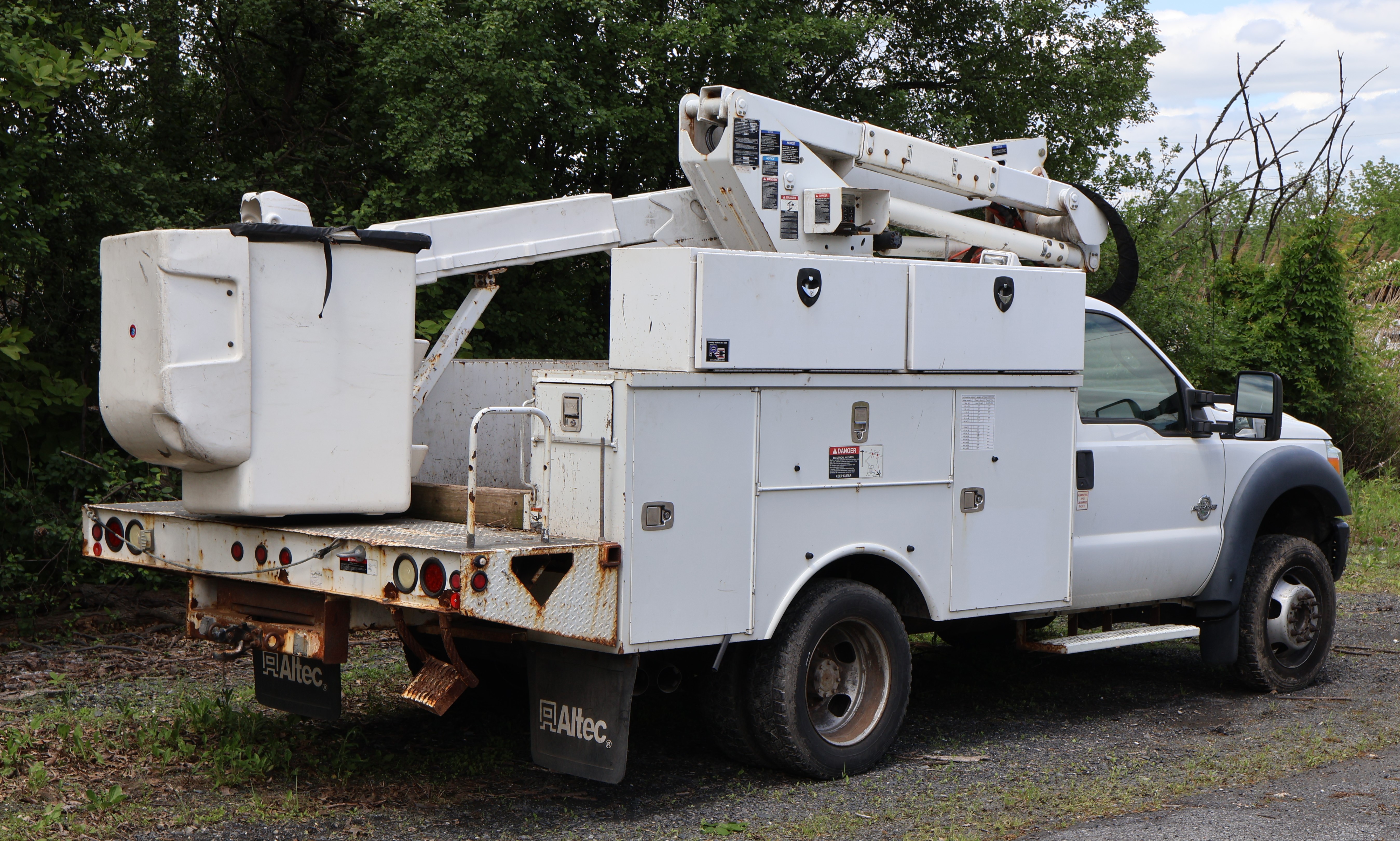 2012 FORD F-550 - Image 5