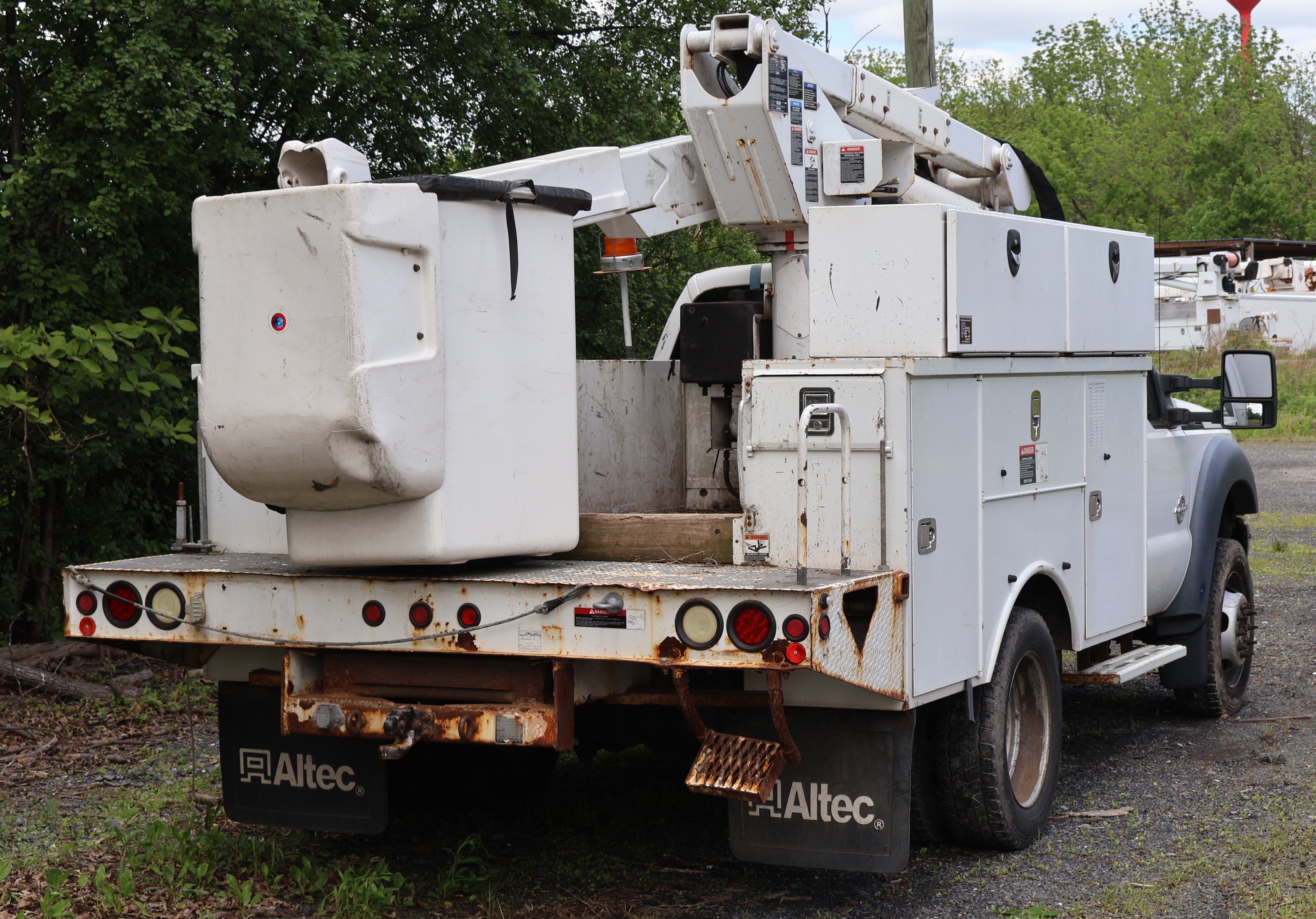 2012 FORD F-550 - Image 6