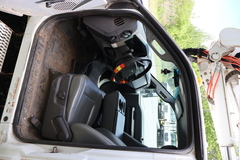 2012 FORD F-550 - Image 17