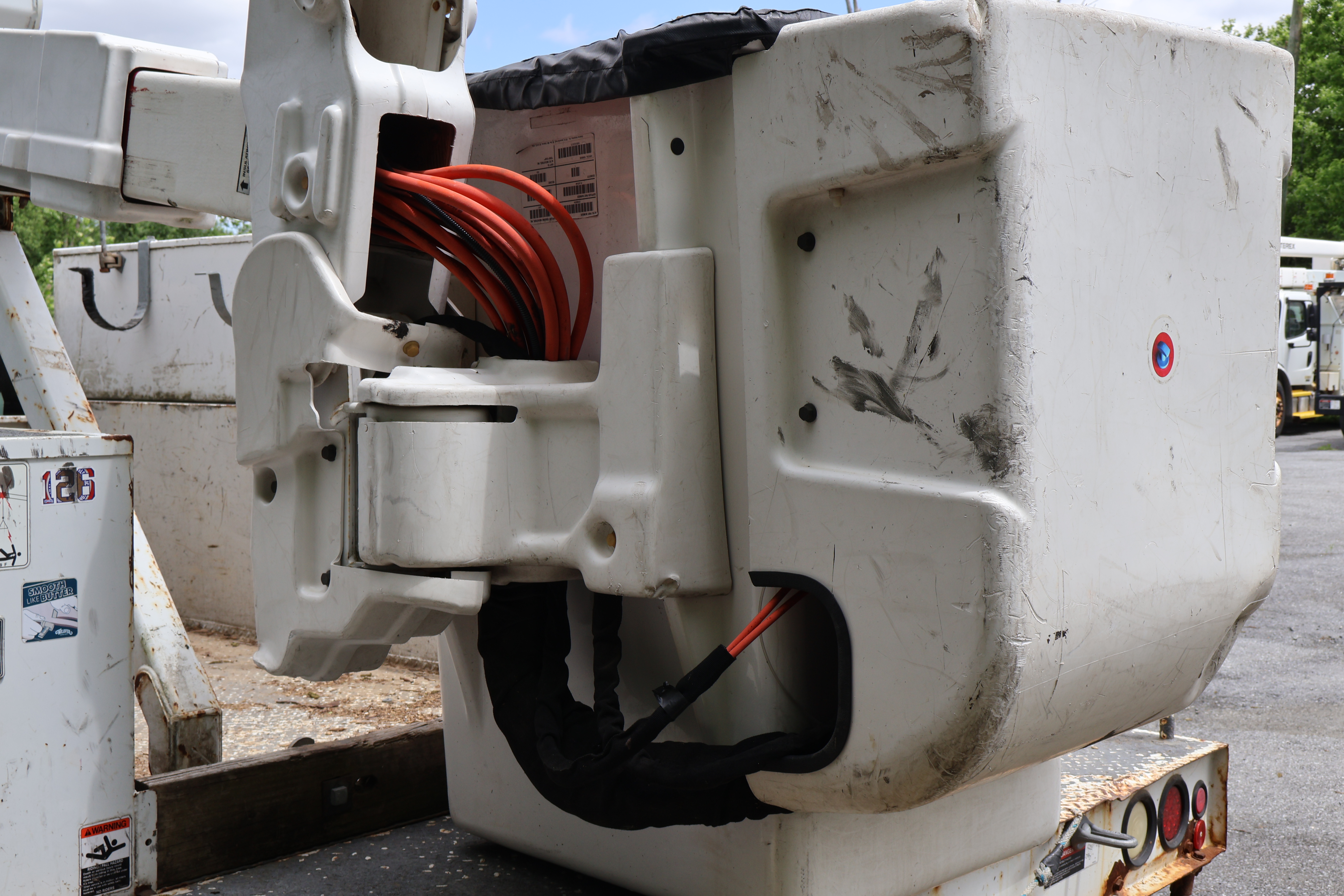 2012 FORD F-550 - Image 20