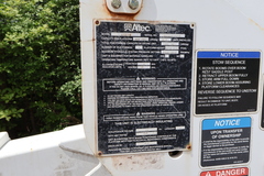 2012 FORD F-550 - Image 25