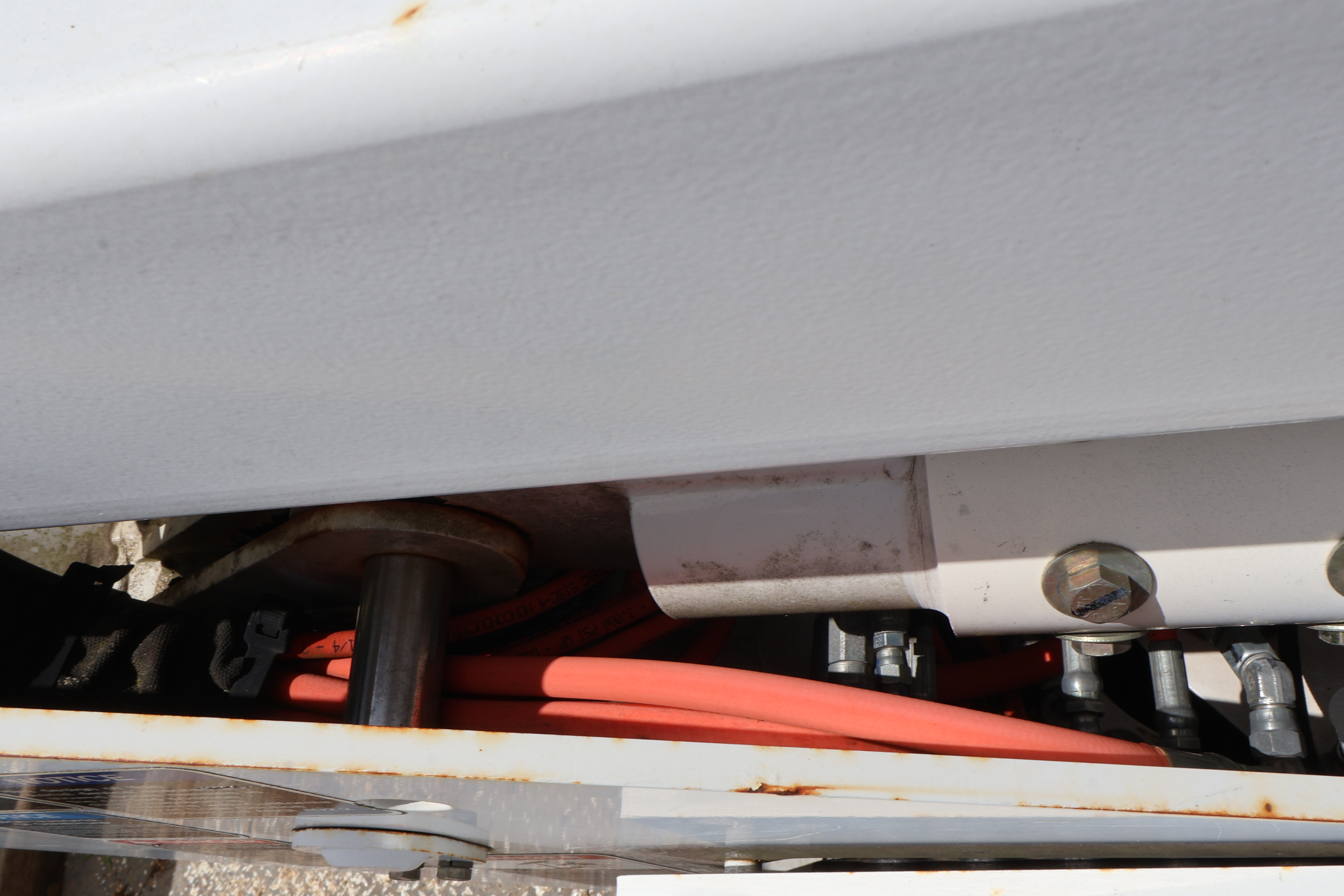 2012 FORD F-550 - Image 27