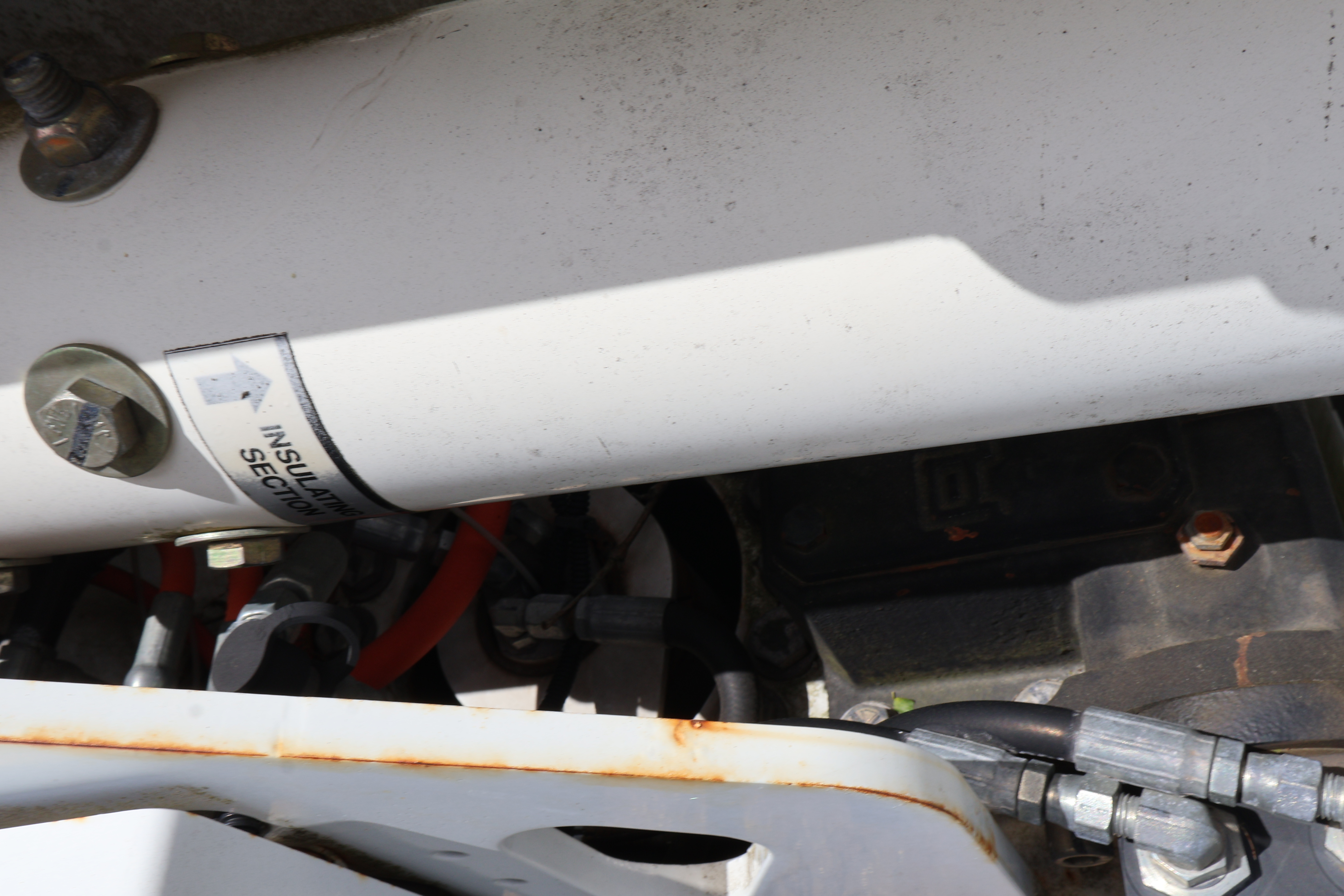 2012 FORD F-550 - Image 28