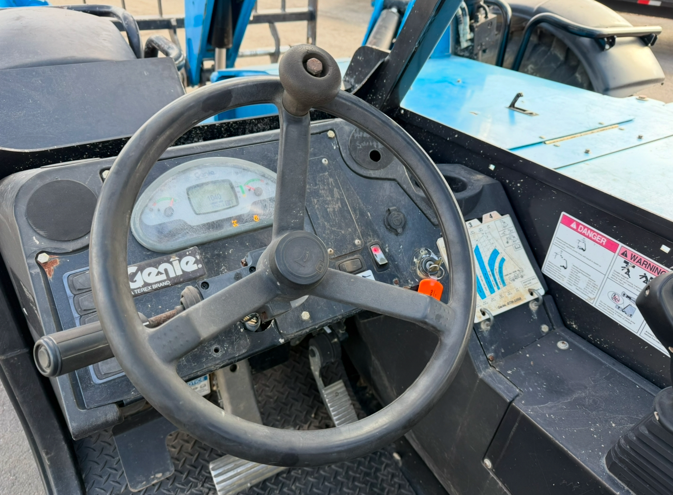 2016 GENIE GTH 1056 - view 16 of 28