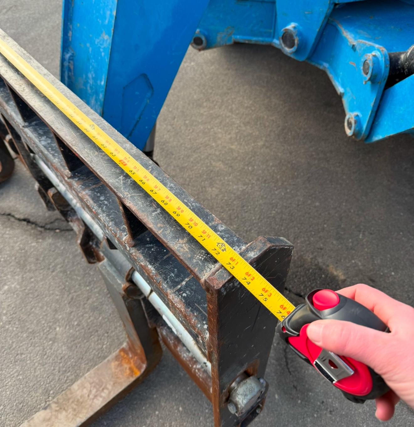 2016 GENIE GTH 1056 - view 18 of 28