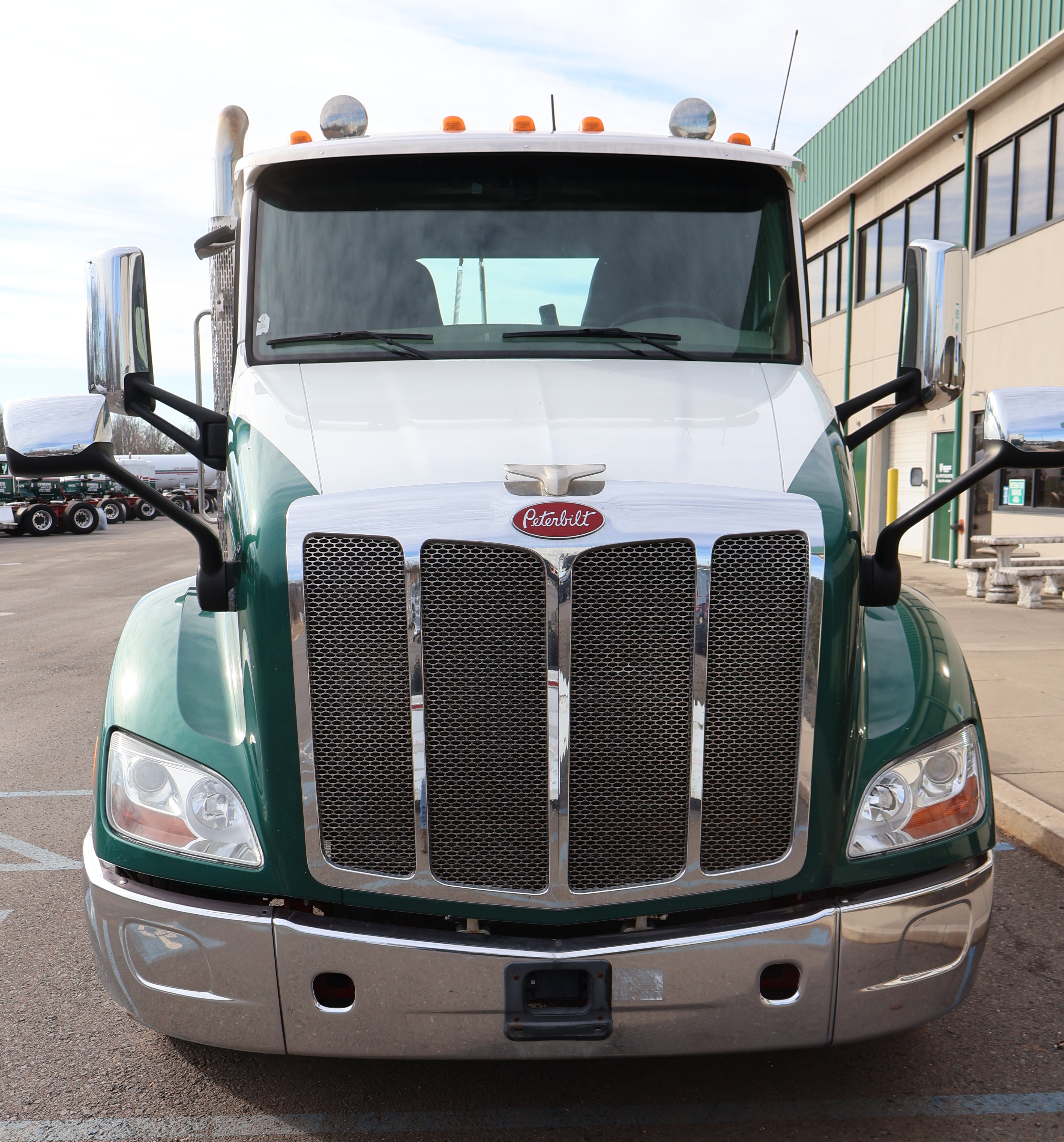 2018 PETERBILT 579 - Image 4