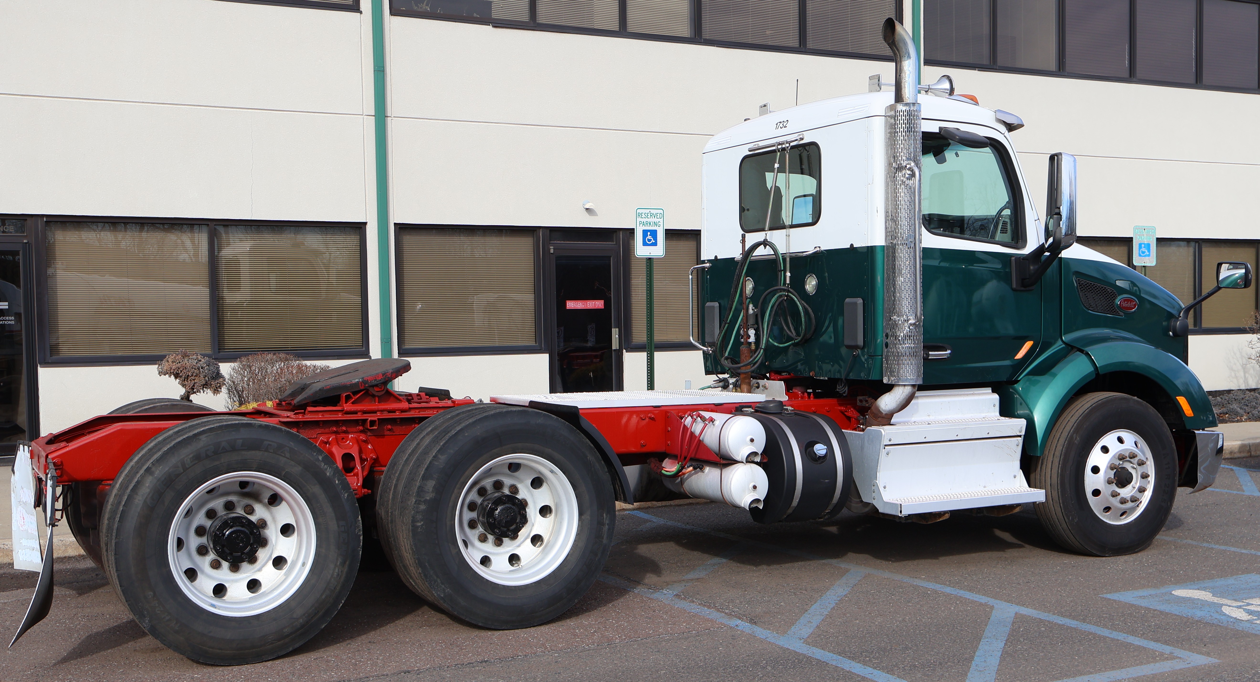 2018 PETERBILT 579 - Image 11