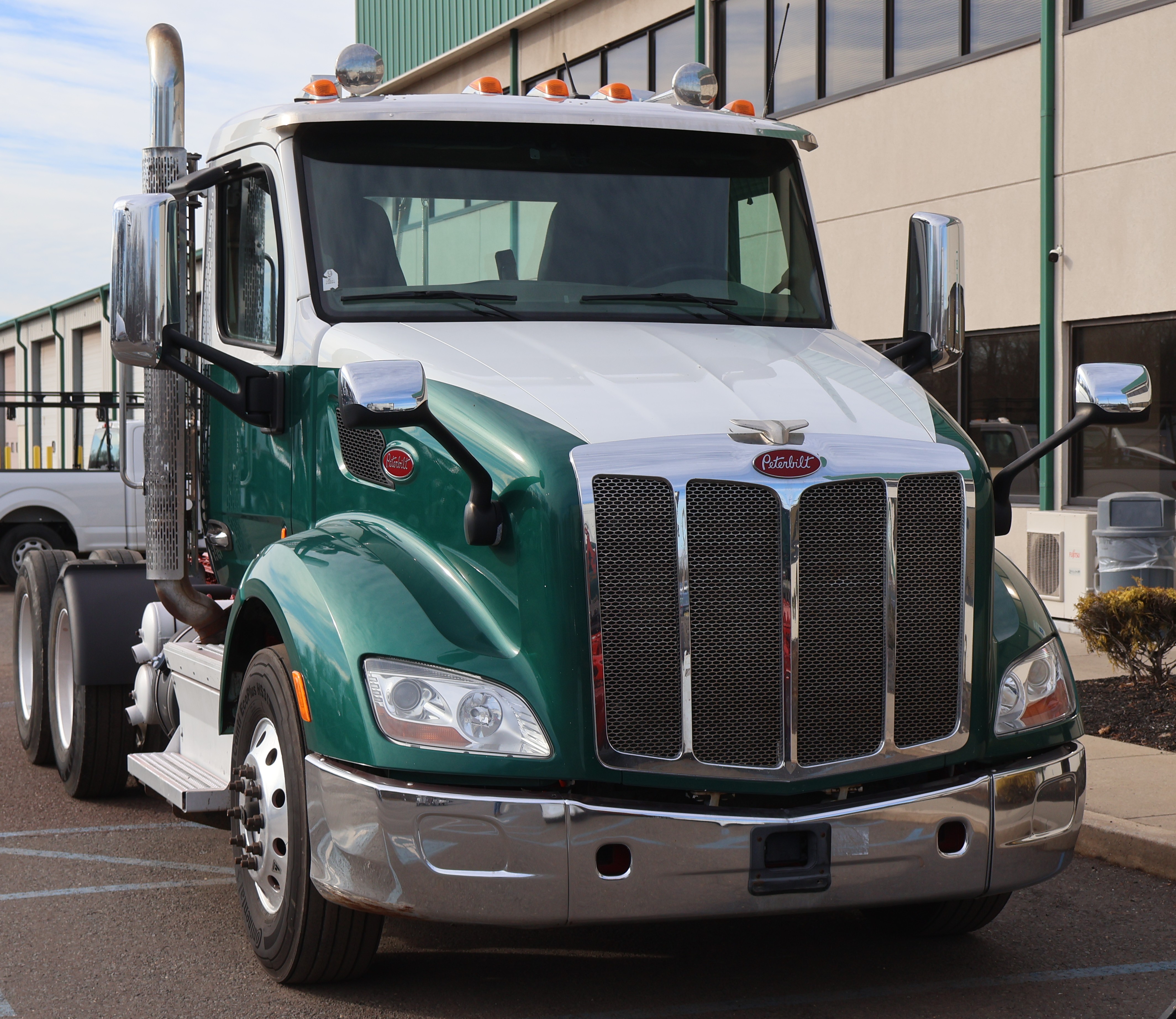 2018 PETERBILT 579 - Image 15