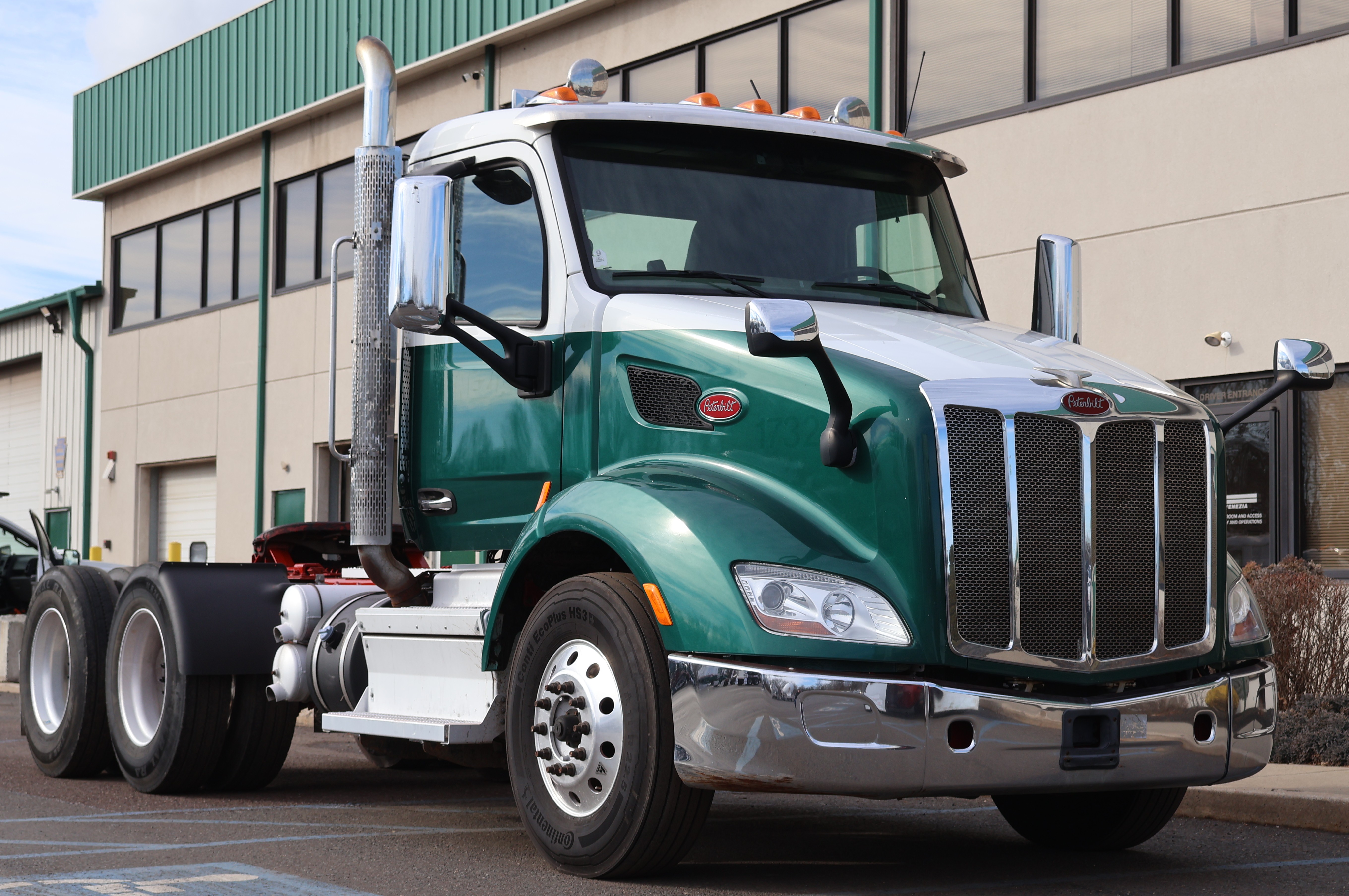 2018 PETERBILT 579 - Image 16