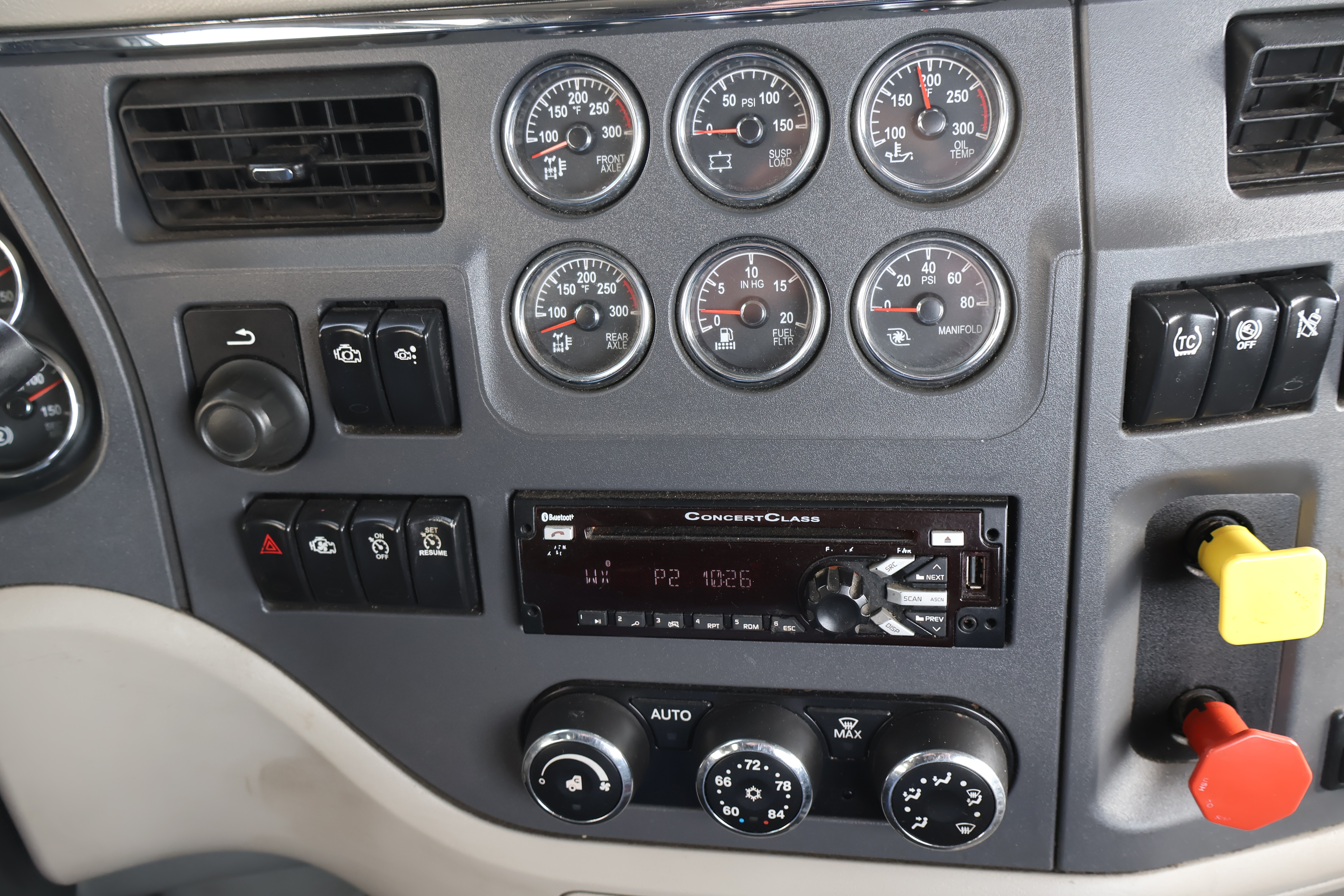 2018 PETERBILT 579 - Image 23