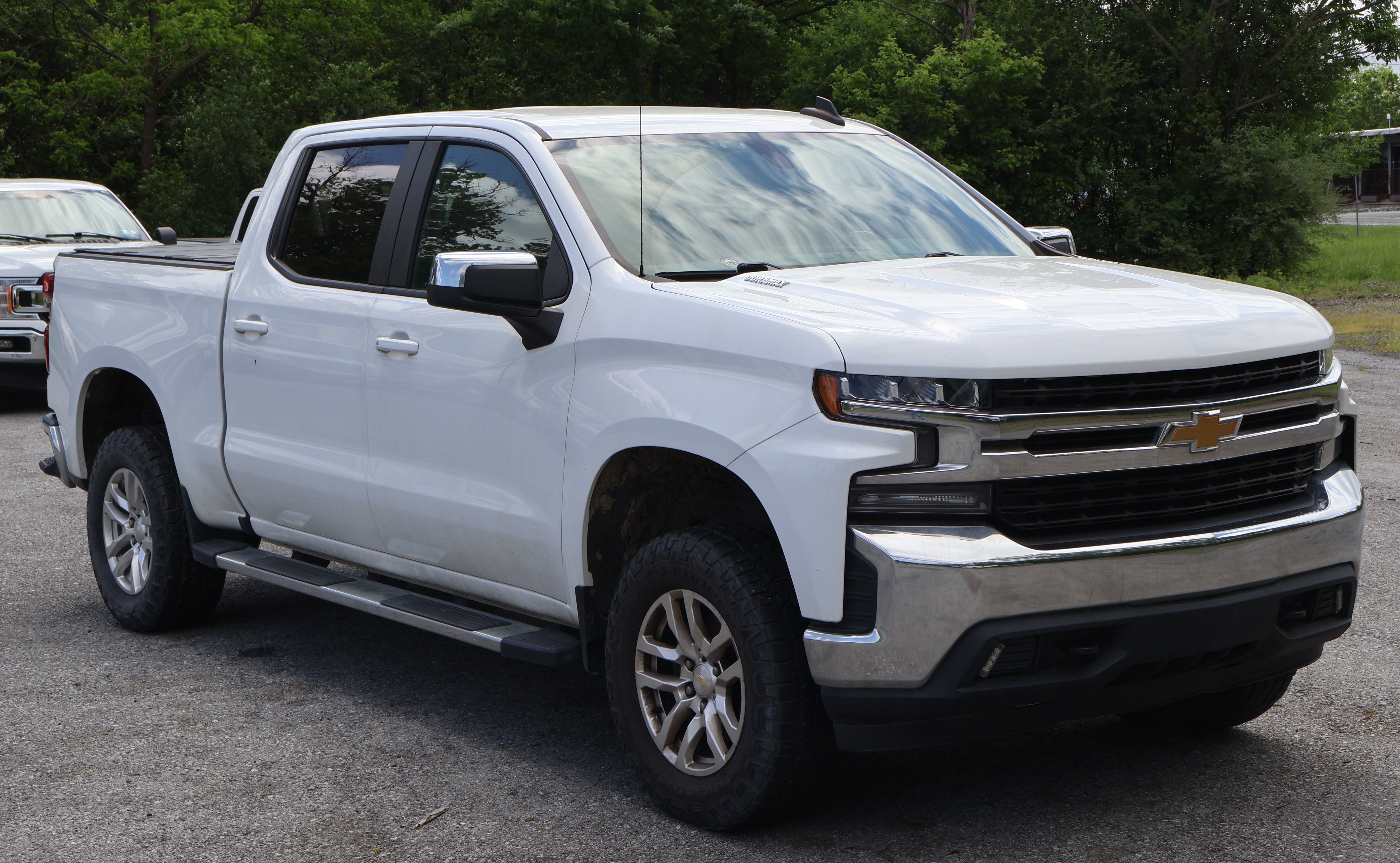 2020 CHEVROLET Silverado - view 1 of 28