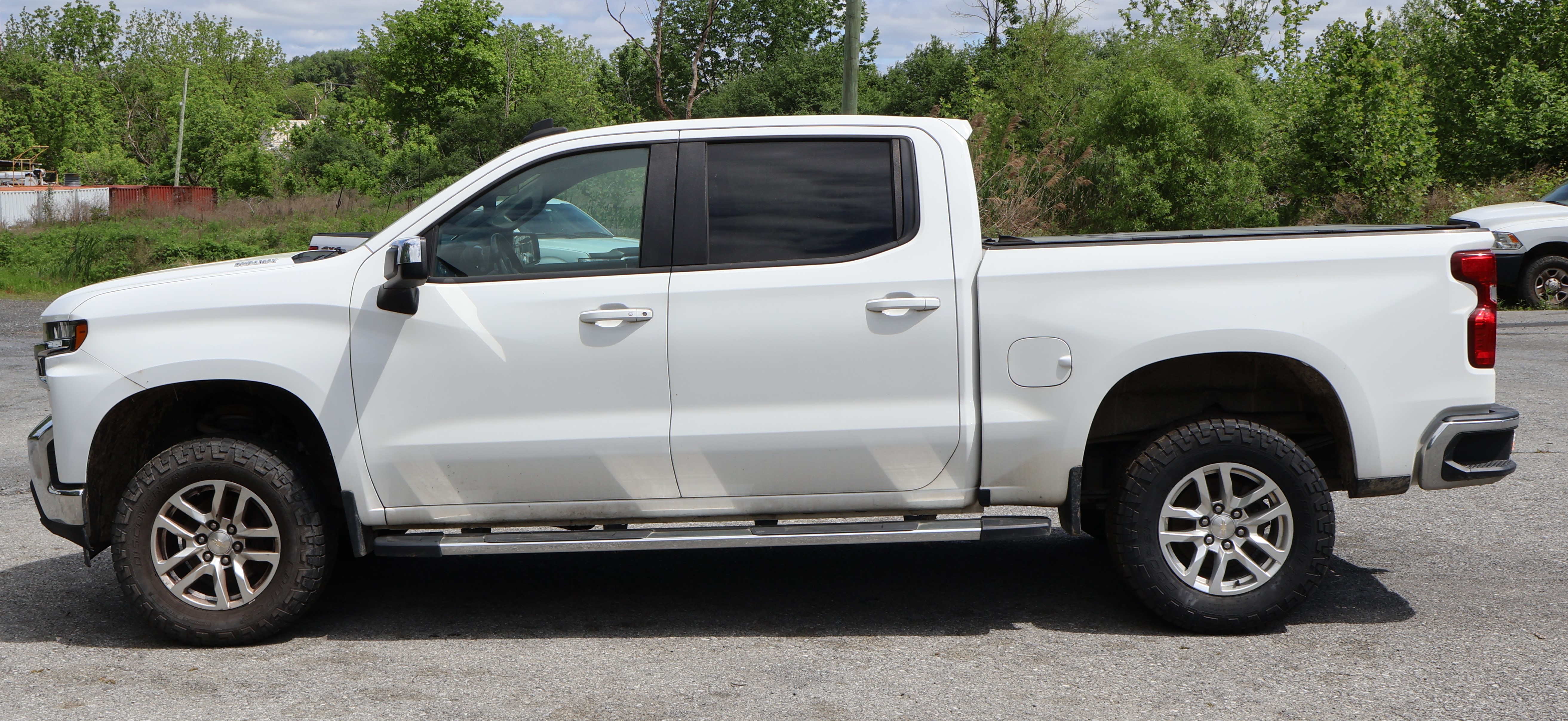 2020 CHEVROLET Silverado - view 4 of 28
