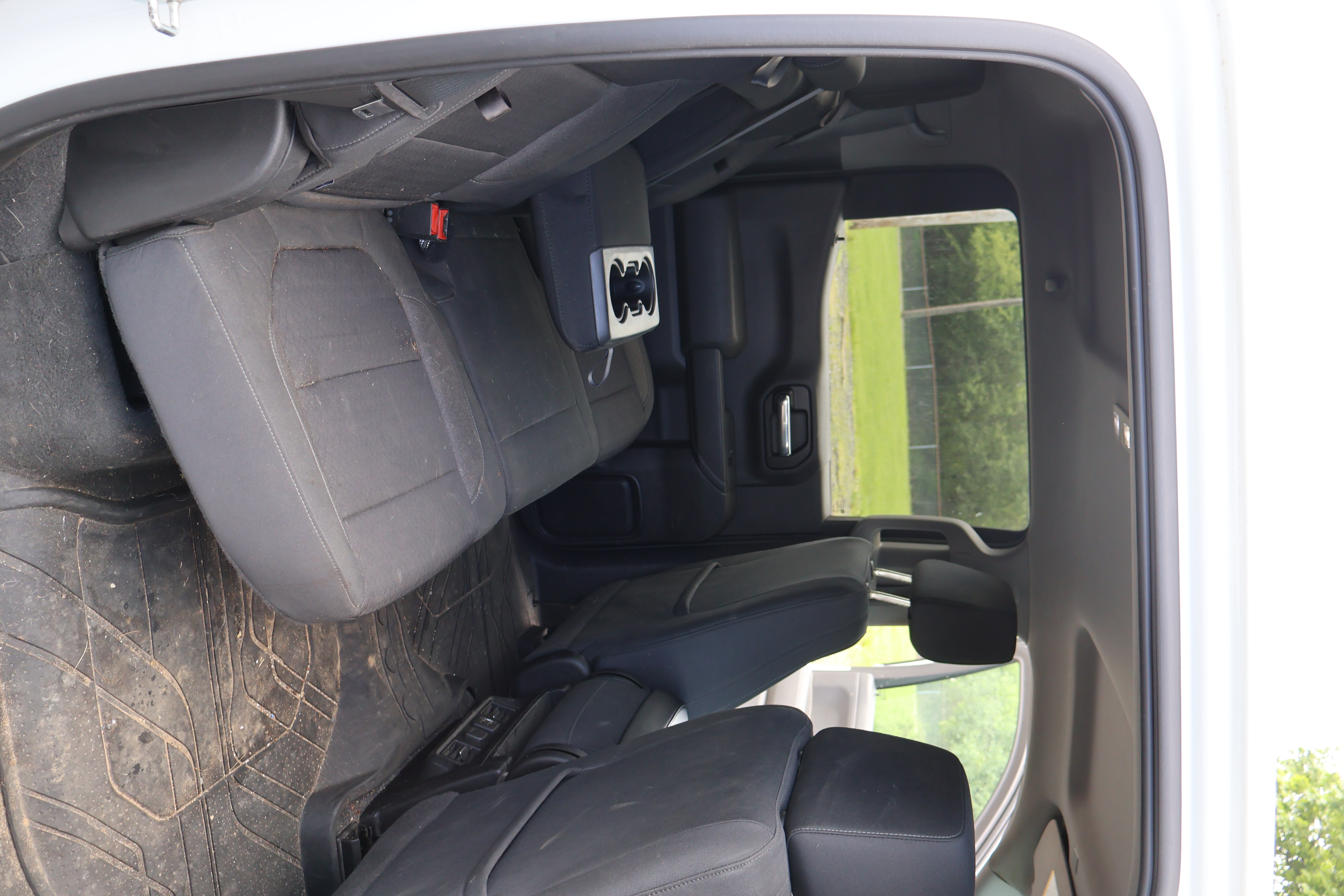 2020 CHEVROLET Silverado - Image 27