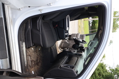 2020 CHEVROLET Silverado - Image 28