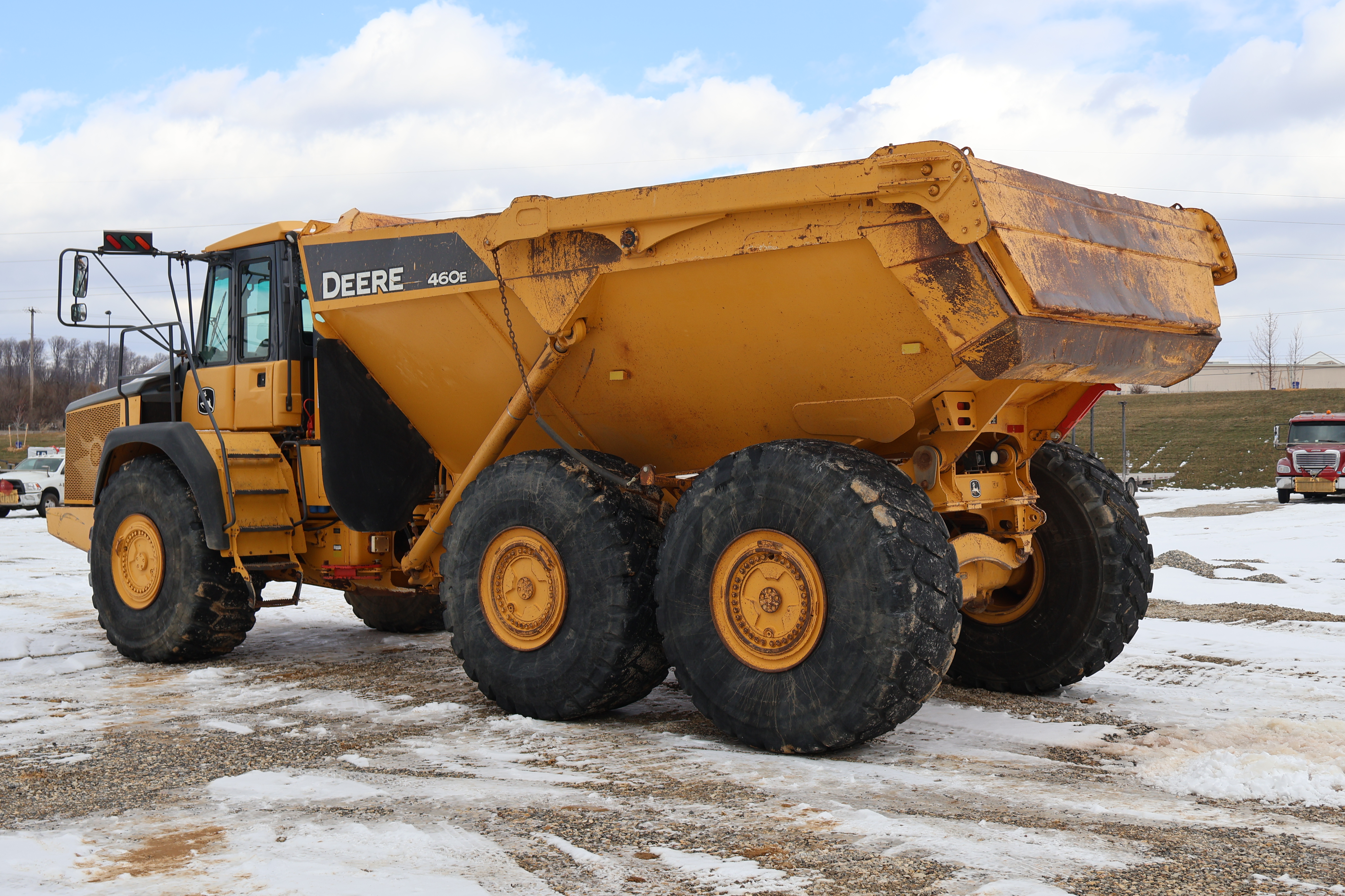 2014 DEERE 460E - Image 5