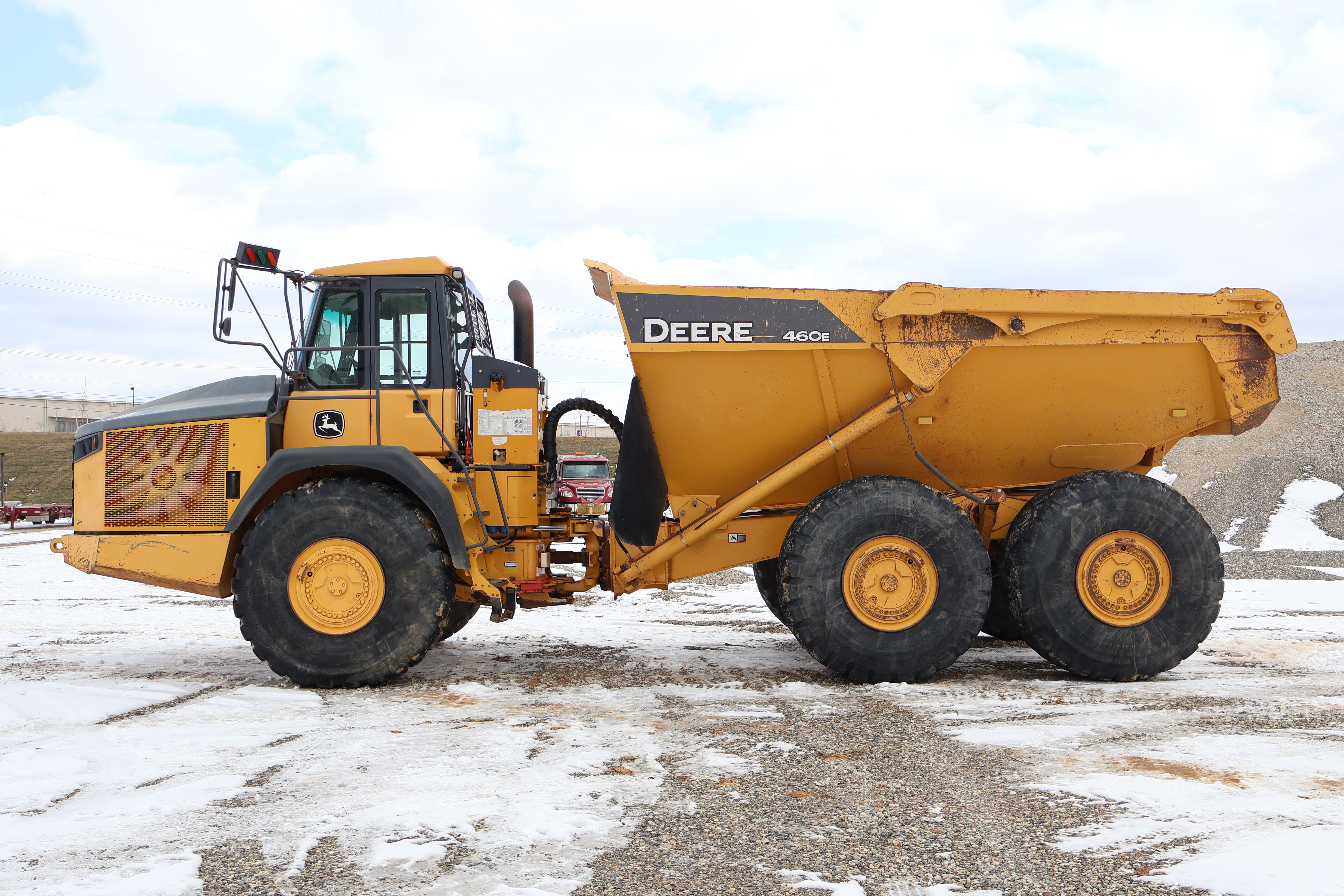 2014 DEERE 460E - view 4 of 45