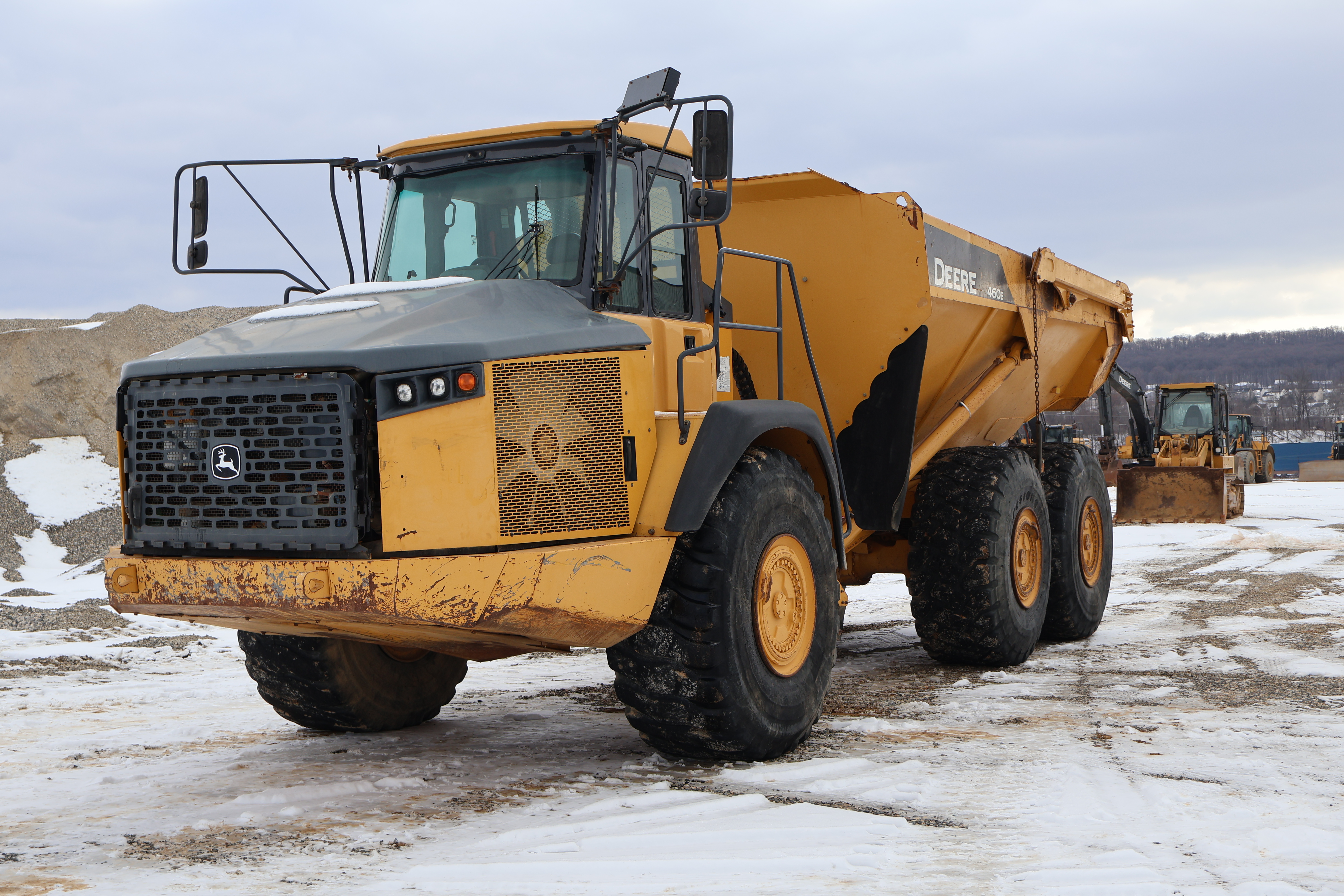 2014 DEERE 460E - Image 2